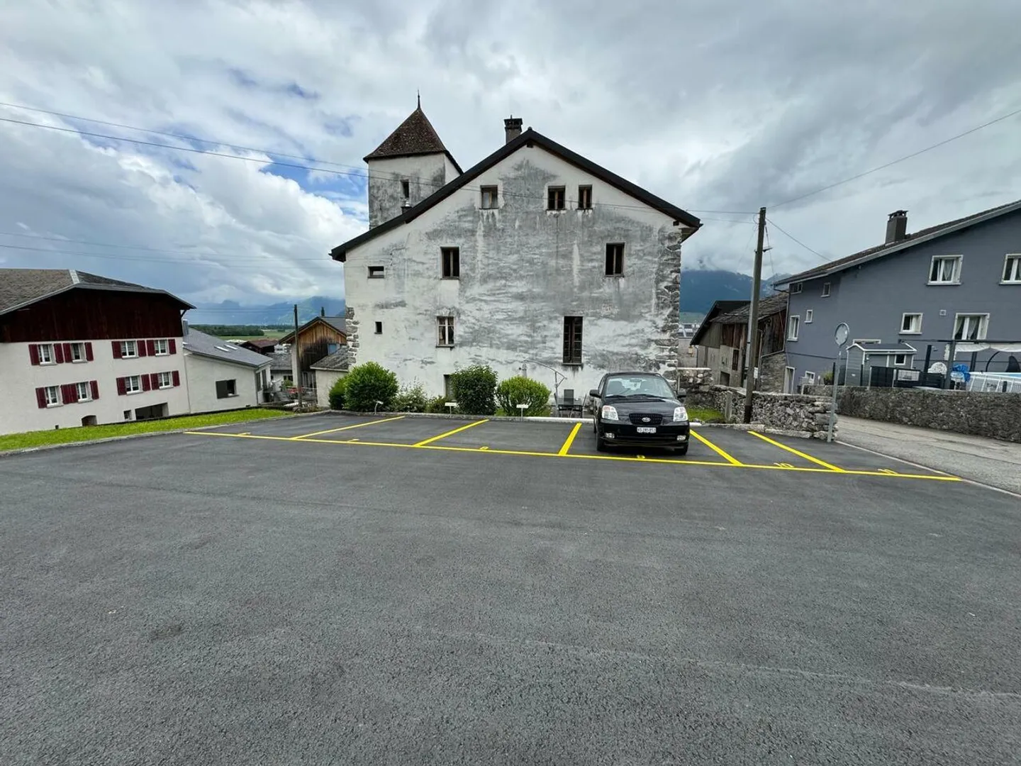 Posti moto esterni - Foto 1 di 2