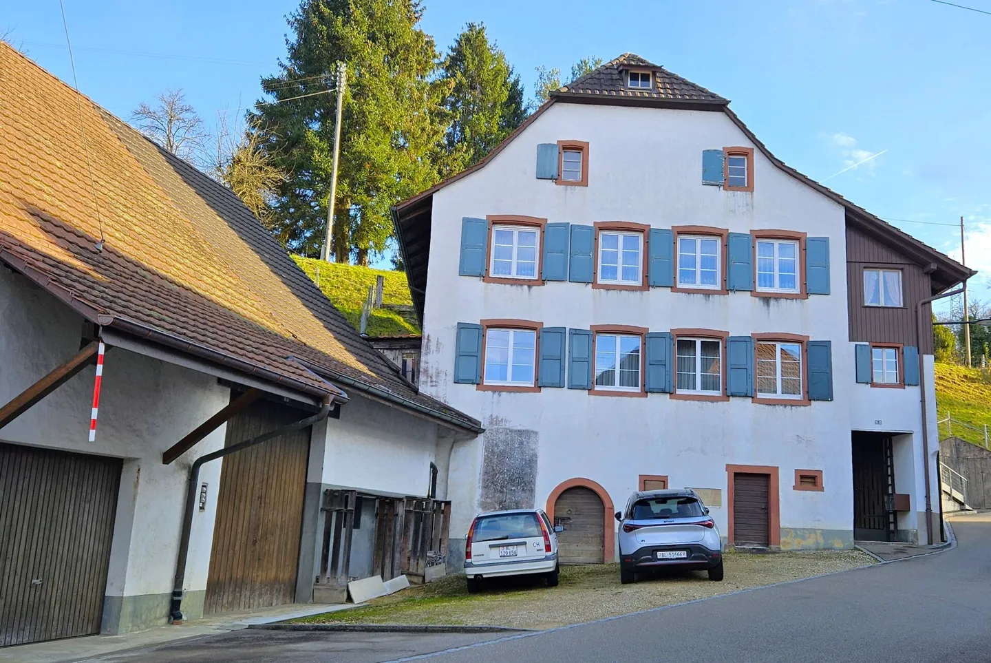 Vivre spacieux dans le charmant centre du village de Ziefen - Photo 1 sur 11