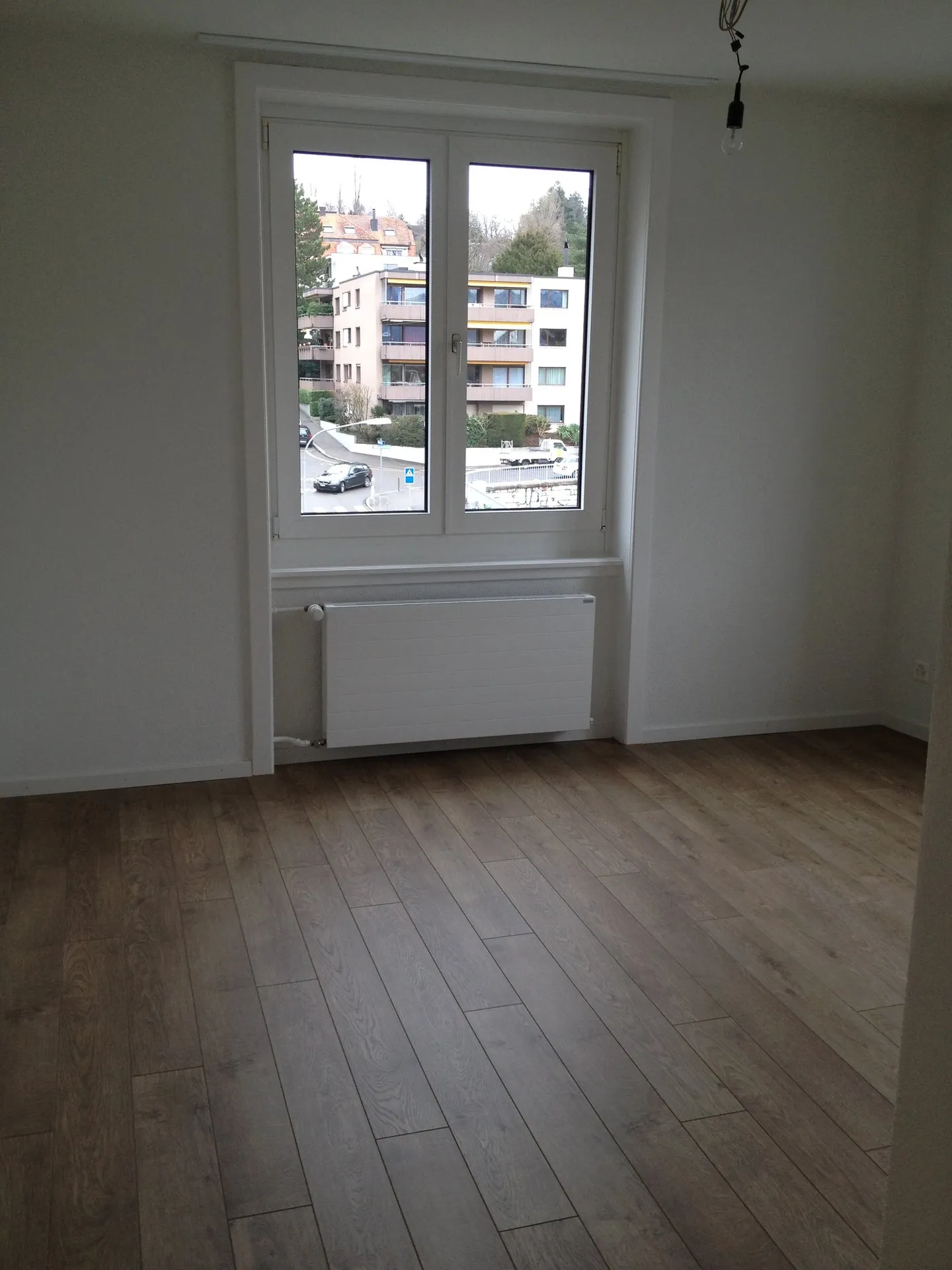 Spacious city apartment with beautiful finish and washing tower - Photo 5 of 9