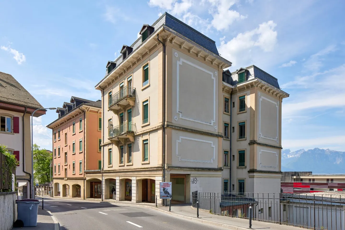 Appartement Charmant avec Vue sur le Lac - Photo 1 sur 3