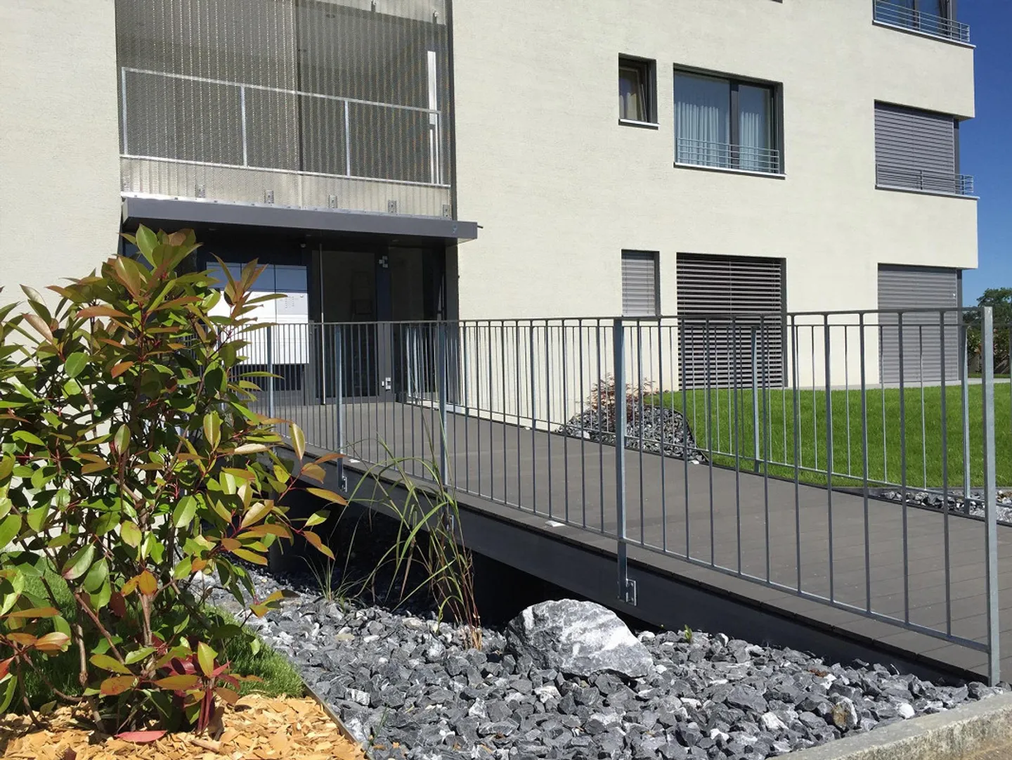Einstellhallenplatz zu vermieten - Foto 3 von 3