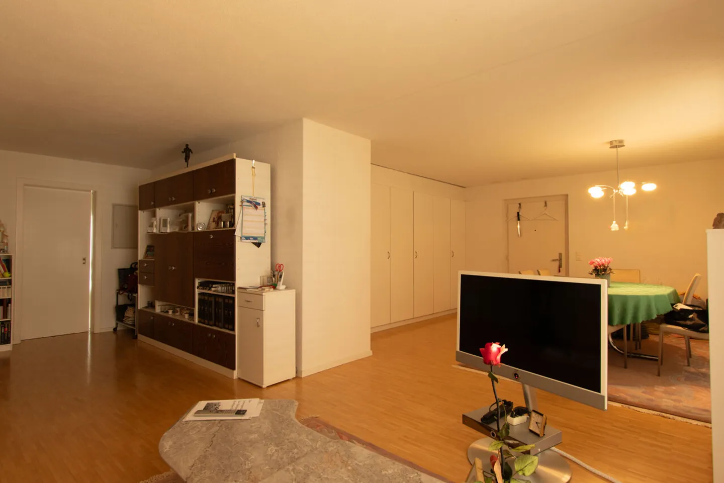 Attractive 3.5-room apartment with balcony, lift & parking space - Photo 3 of 13