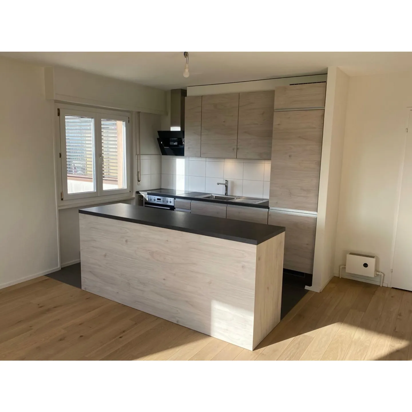 Charmant appartement 3 pièces - Photo 2 sur 4