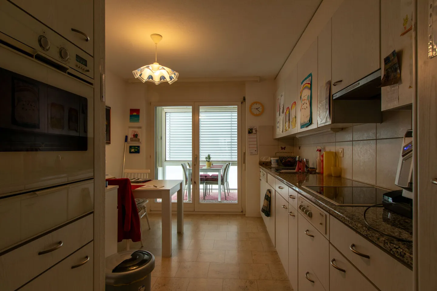 Attractive 3.5-room apartment with balcony, lift & parking space - Photo 8 of 13