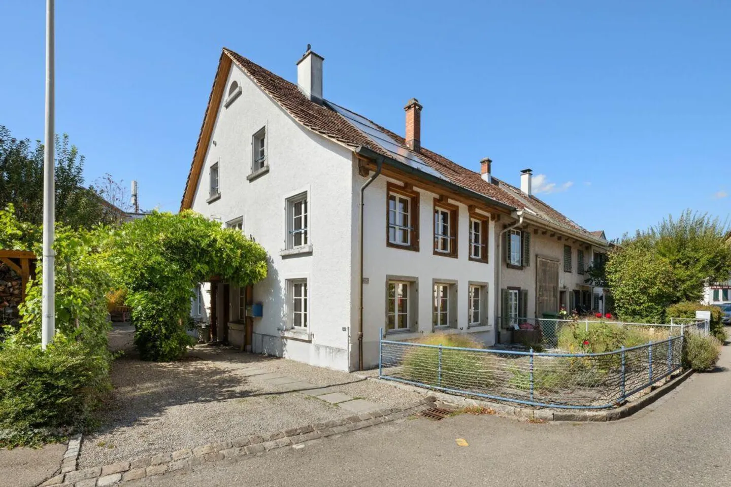 Maison Flarz de 5,5 pièces entièrement rénovée pour le confort - Photo 1 sur 16