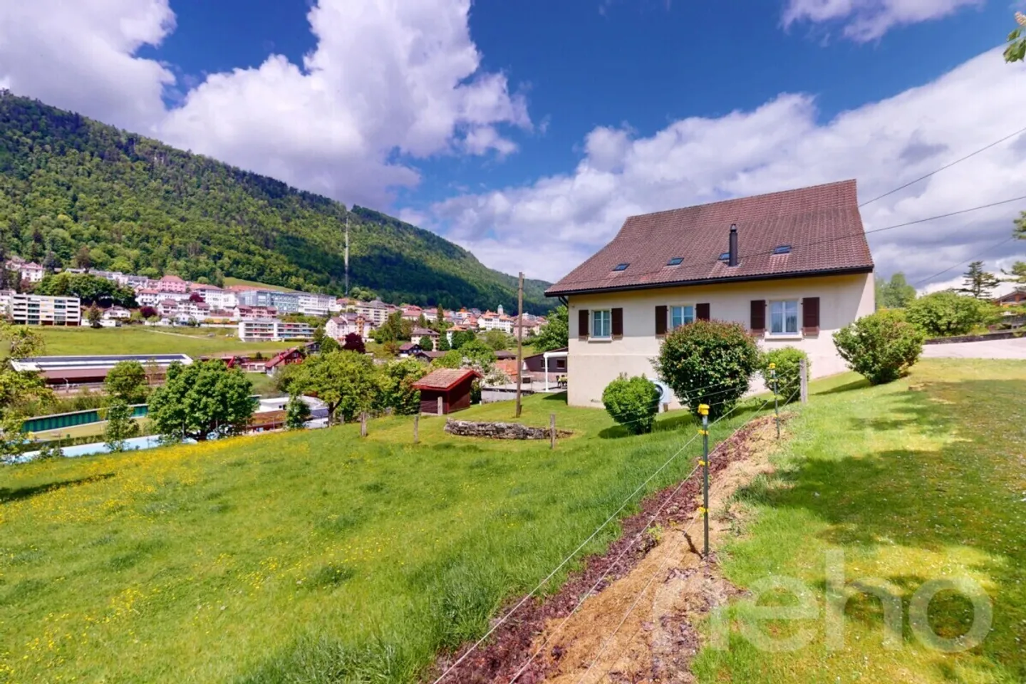 Renovated family home with large garden ? St-Imier - Photo 1 of 12