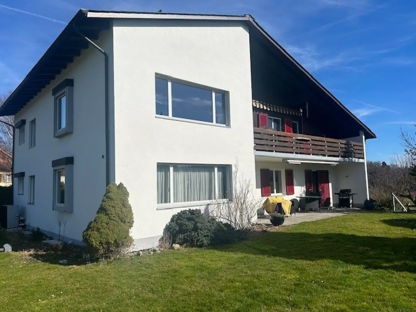 Appartamento luminoso di 5,5 stanze in una posizione tranquilla - Foto 1 di 9