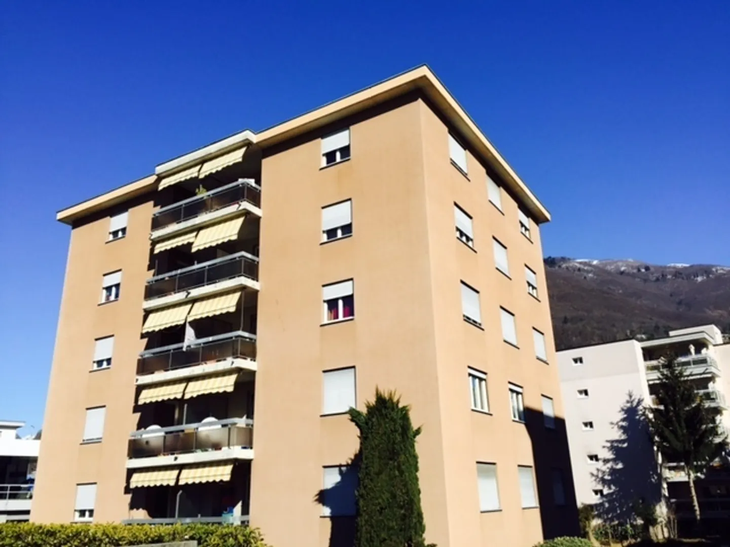 ASCONA, we rent a 4-room apartment in a central area - Photo 1 of 2