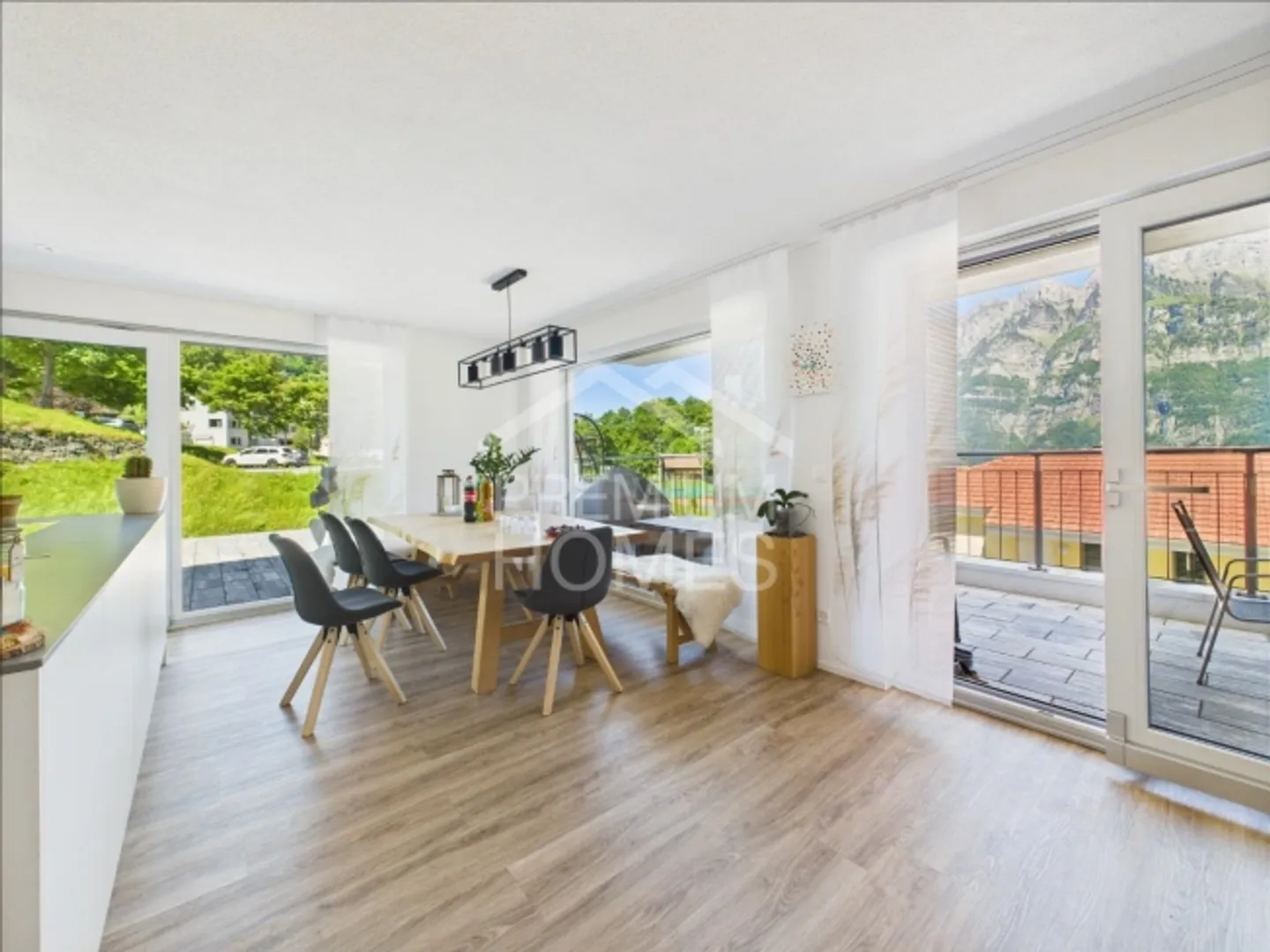 Maison de rêve neuve avec air de mer et vue sur les sommets - Photo 1 sur 4