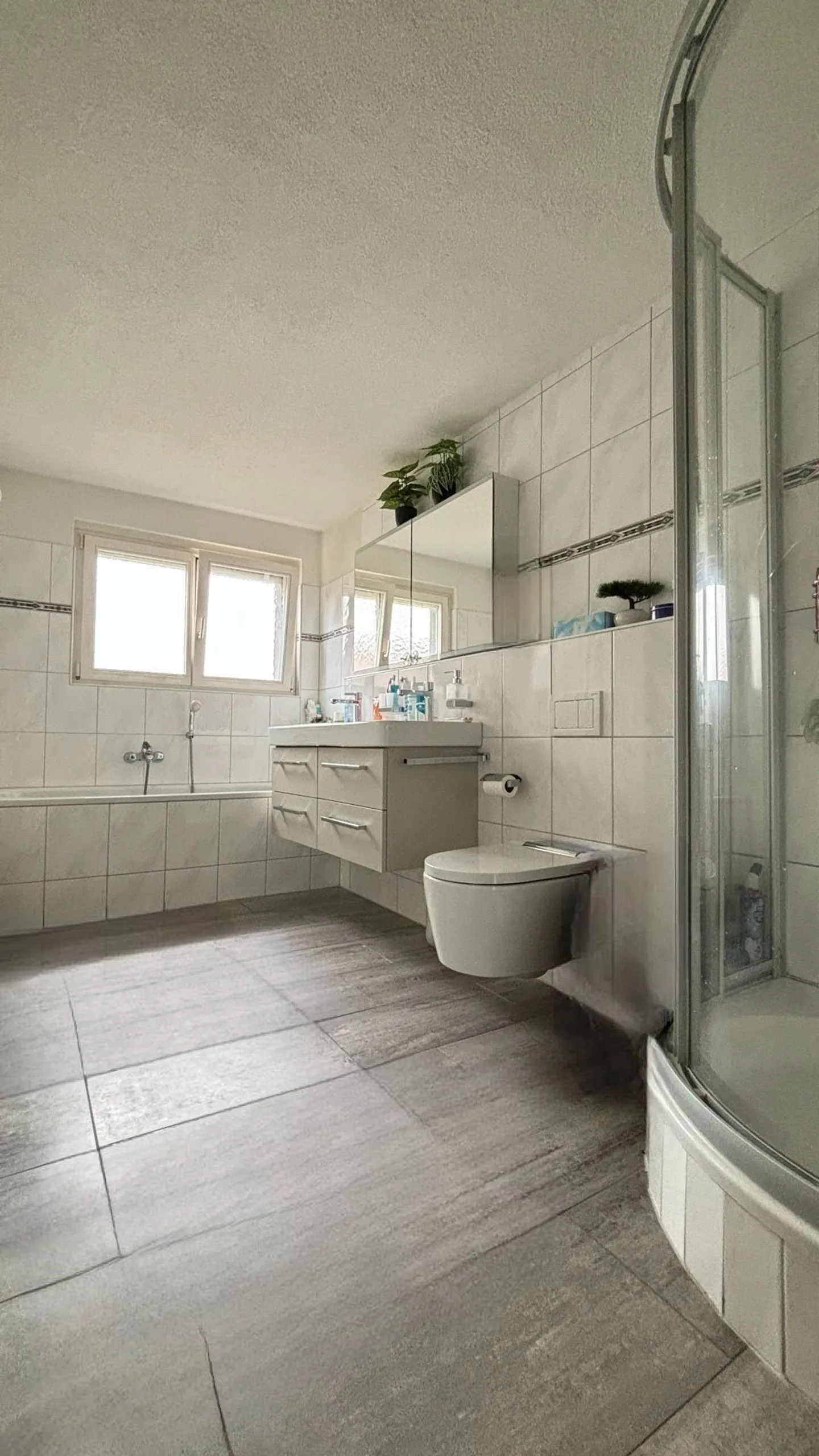 Appartamento luminoso di 5,5 stanze in una posizione tranquilla - Foto 7 di 9