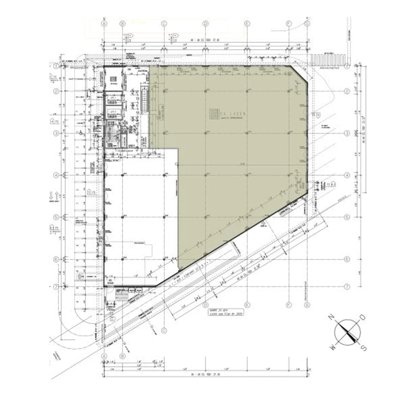Spazi commerciali o di servizio in una posizione di traffico ideale 826 m² - Foto 9 di 10