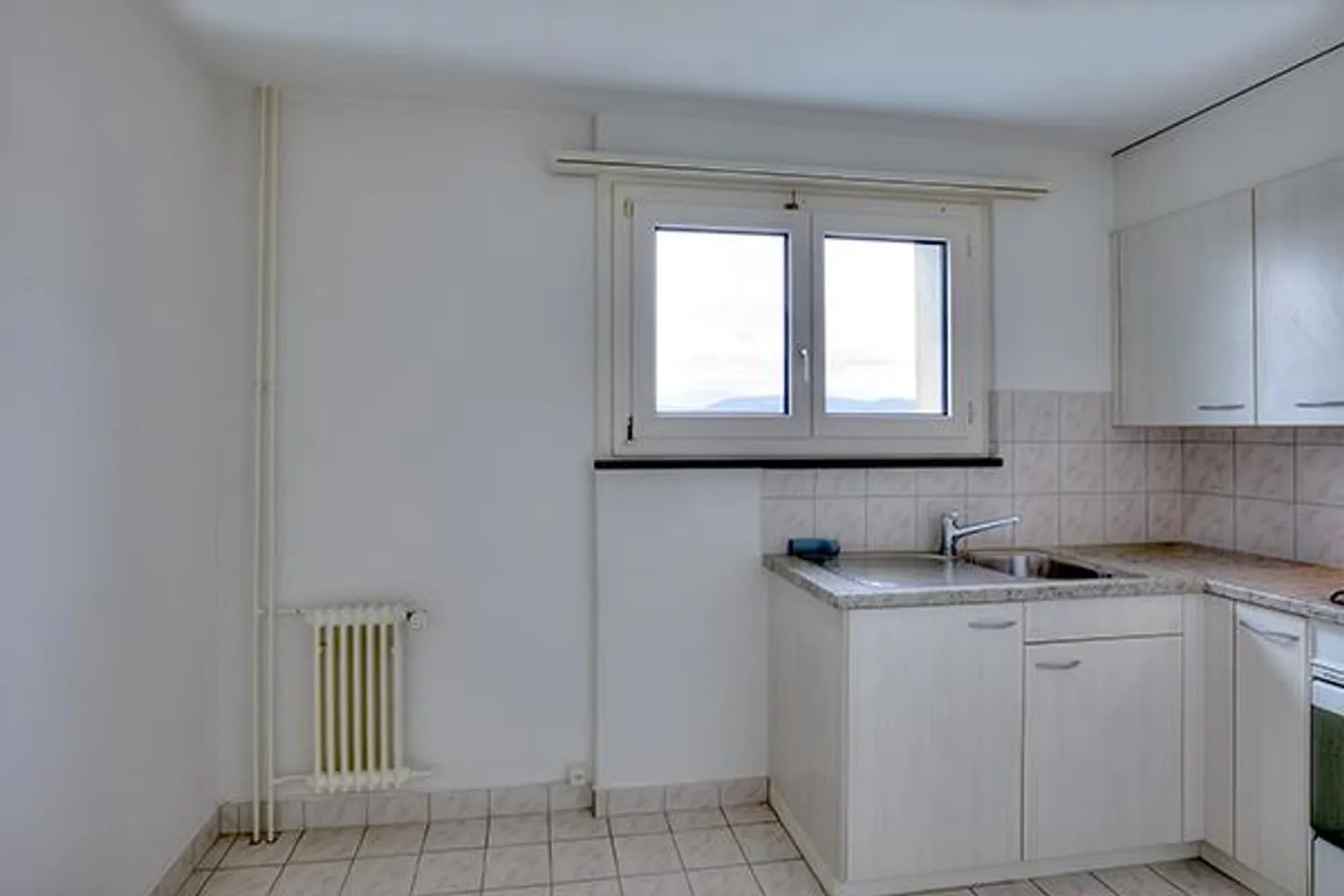 Helles Apartment mit Balkon - Foto 3 von 4