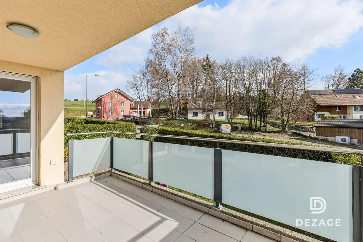 Appartement moderne avec vue château - Photo 12 sur 13