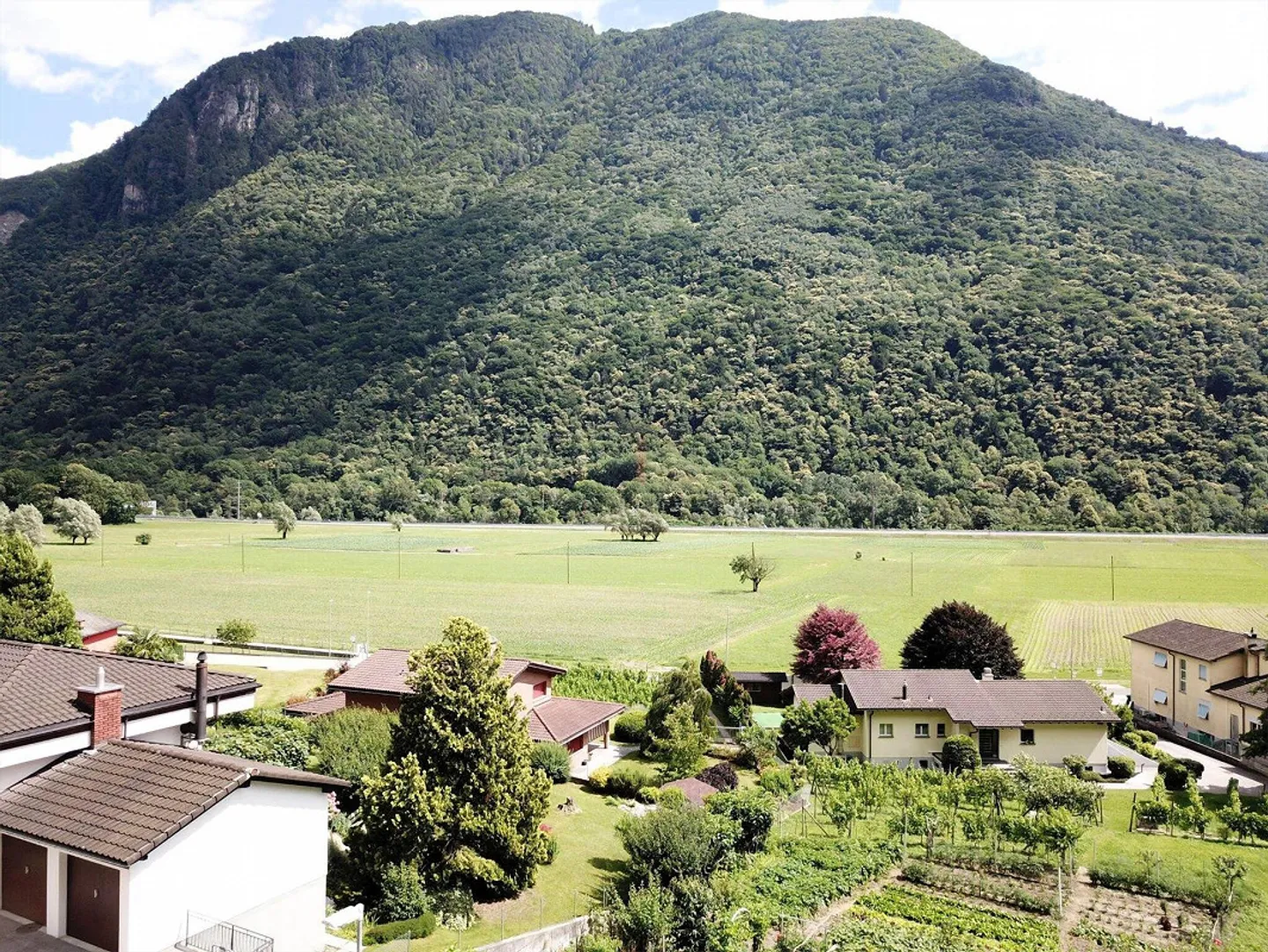 NUOVO PREZZO! VISTA APERTA DAL TUO NUOVO APPARTAMENTO - Foto 1 di 9