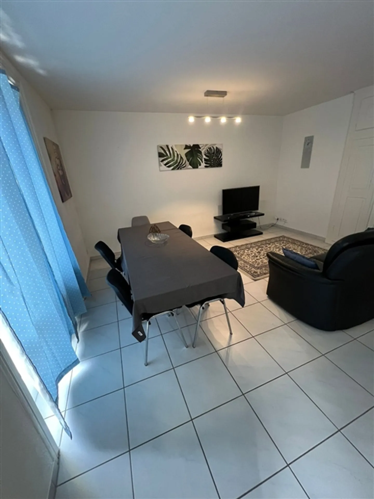 Modernes möbliertes Apartment in Zürich - Foto 1 von 10