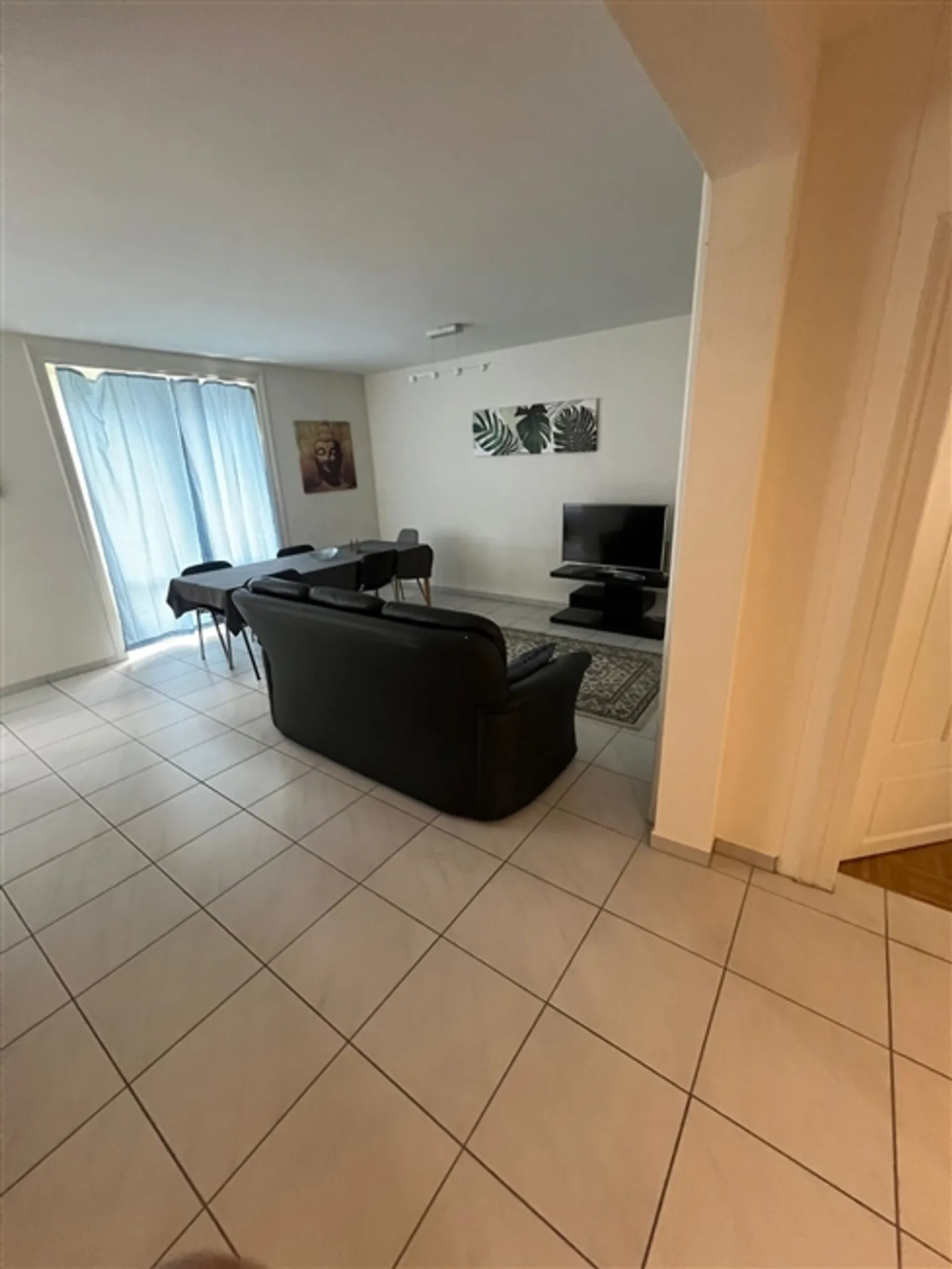 Modernes möbliertes Apartment in Zürich - Foto 2 von 10