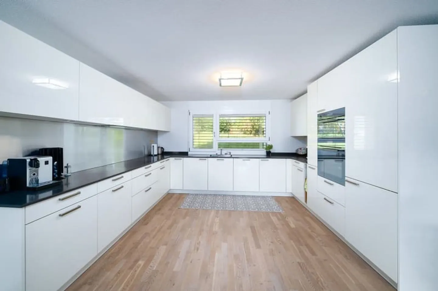 Apartment for rent - Photo 1 of 8