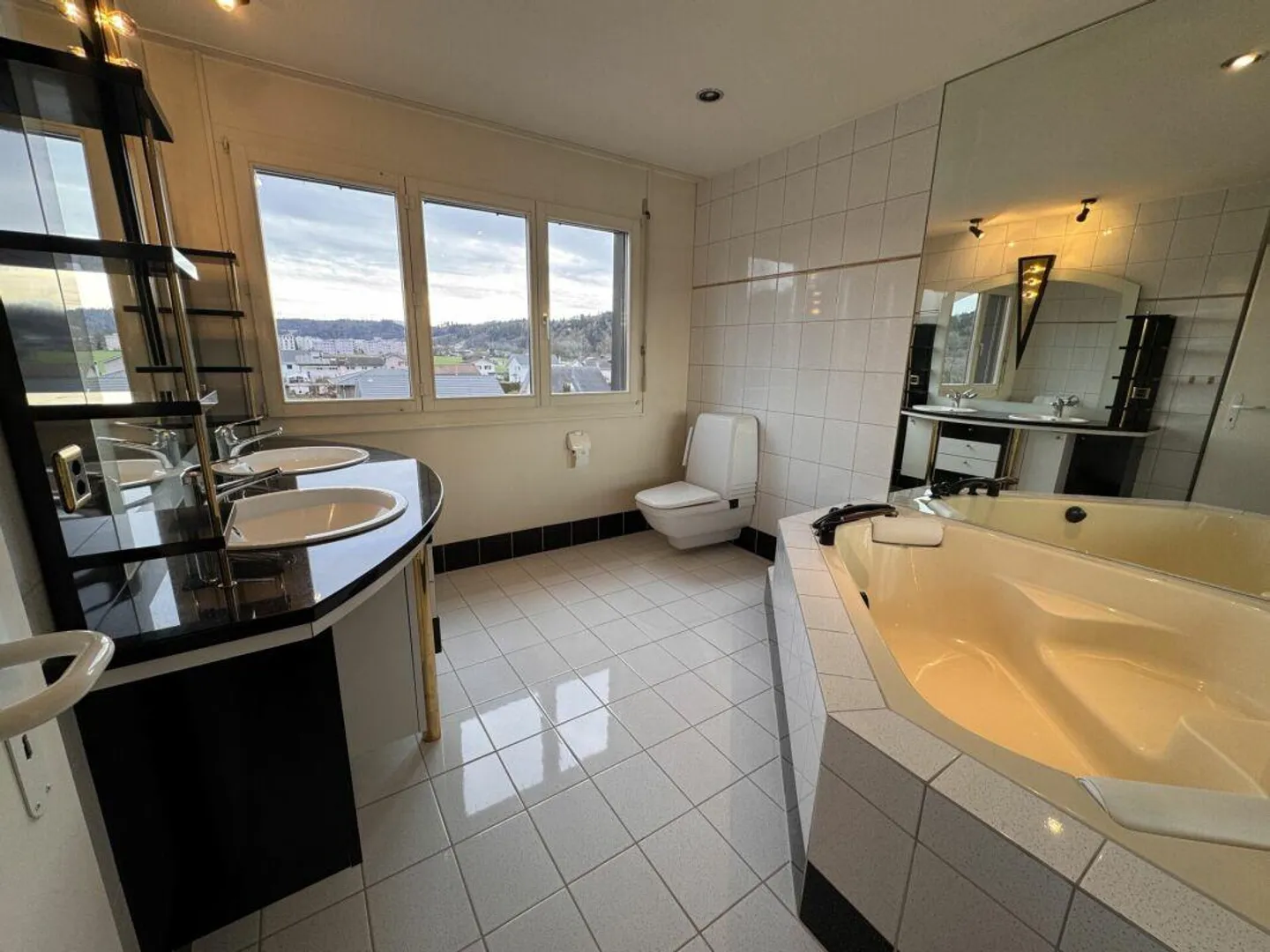 Geräumige Wohnung mit Balkon - Foto 5 von 11