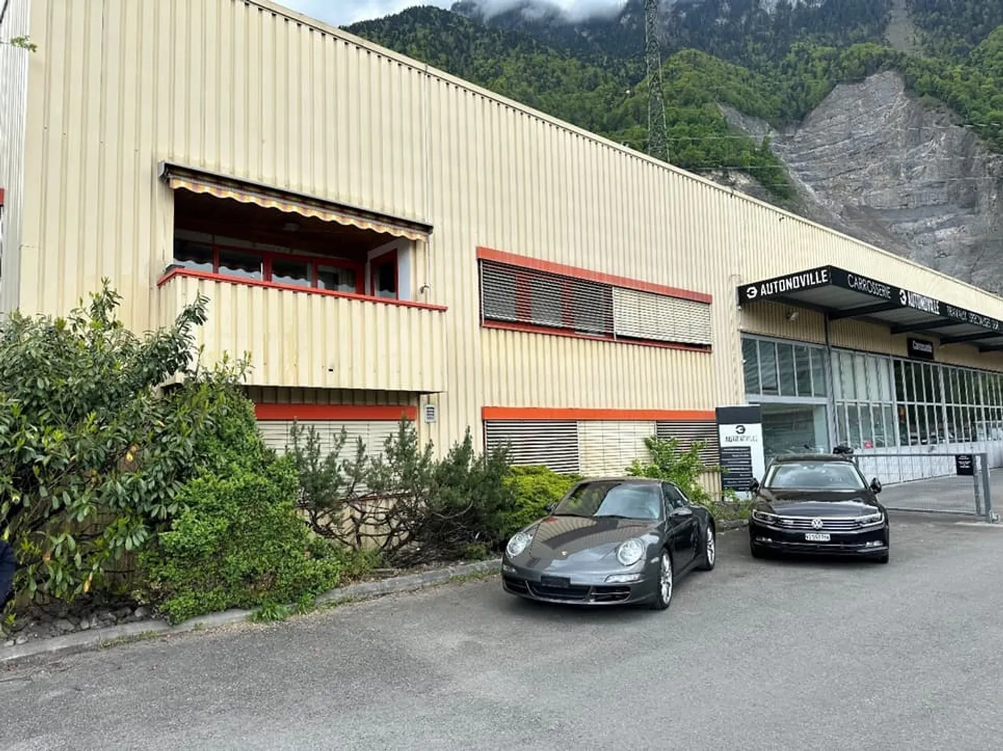 Handwerkshalle von 1670 m2 mit Wohnbereich von 212 m2 in Villeneuve - Foto 4 von 5