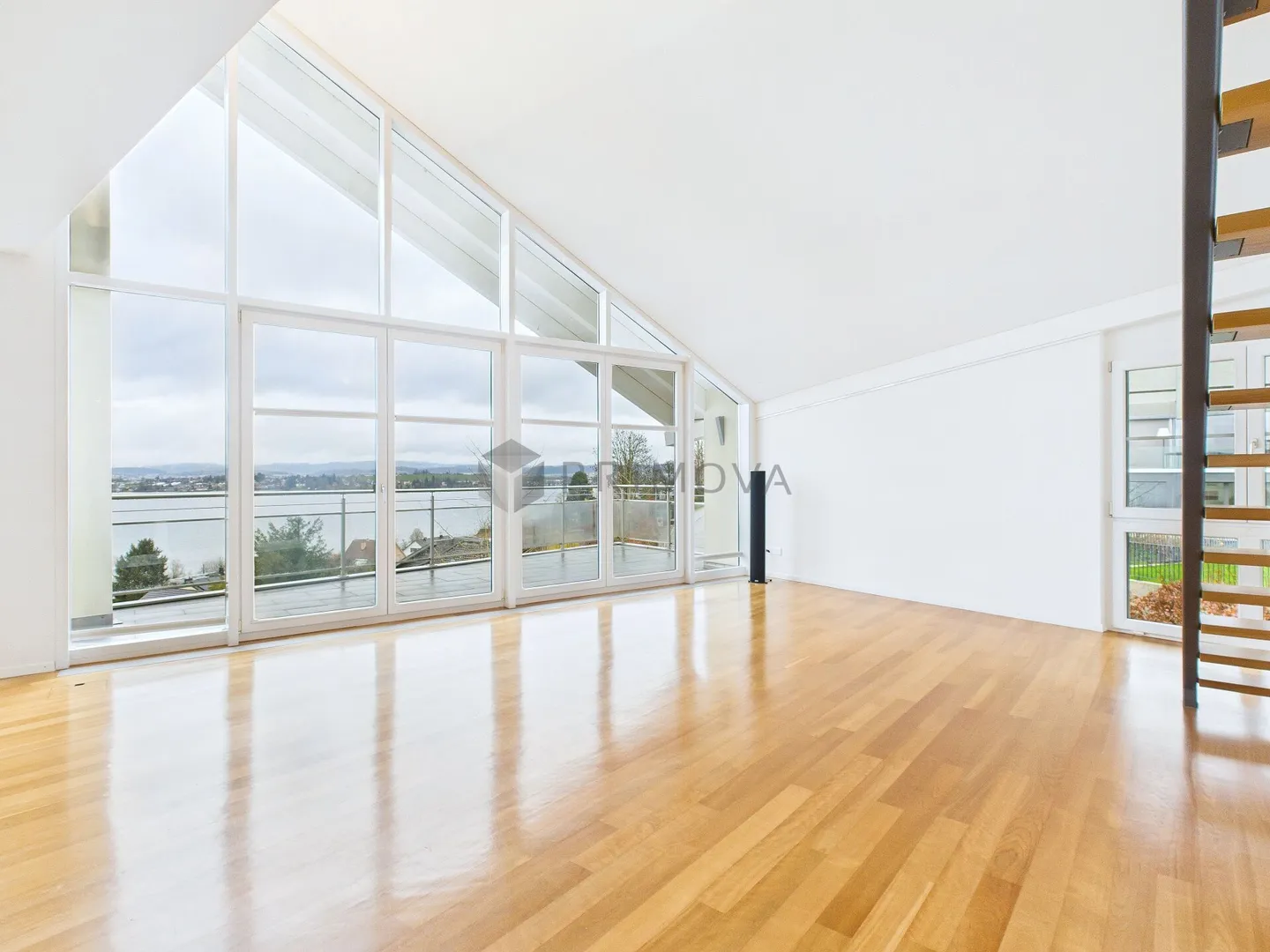 Luxury Apartment with Lake View - Photo 1 of 11