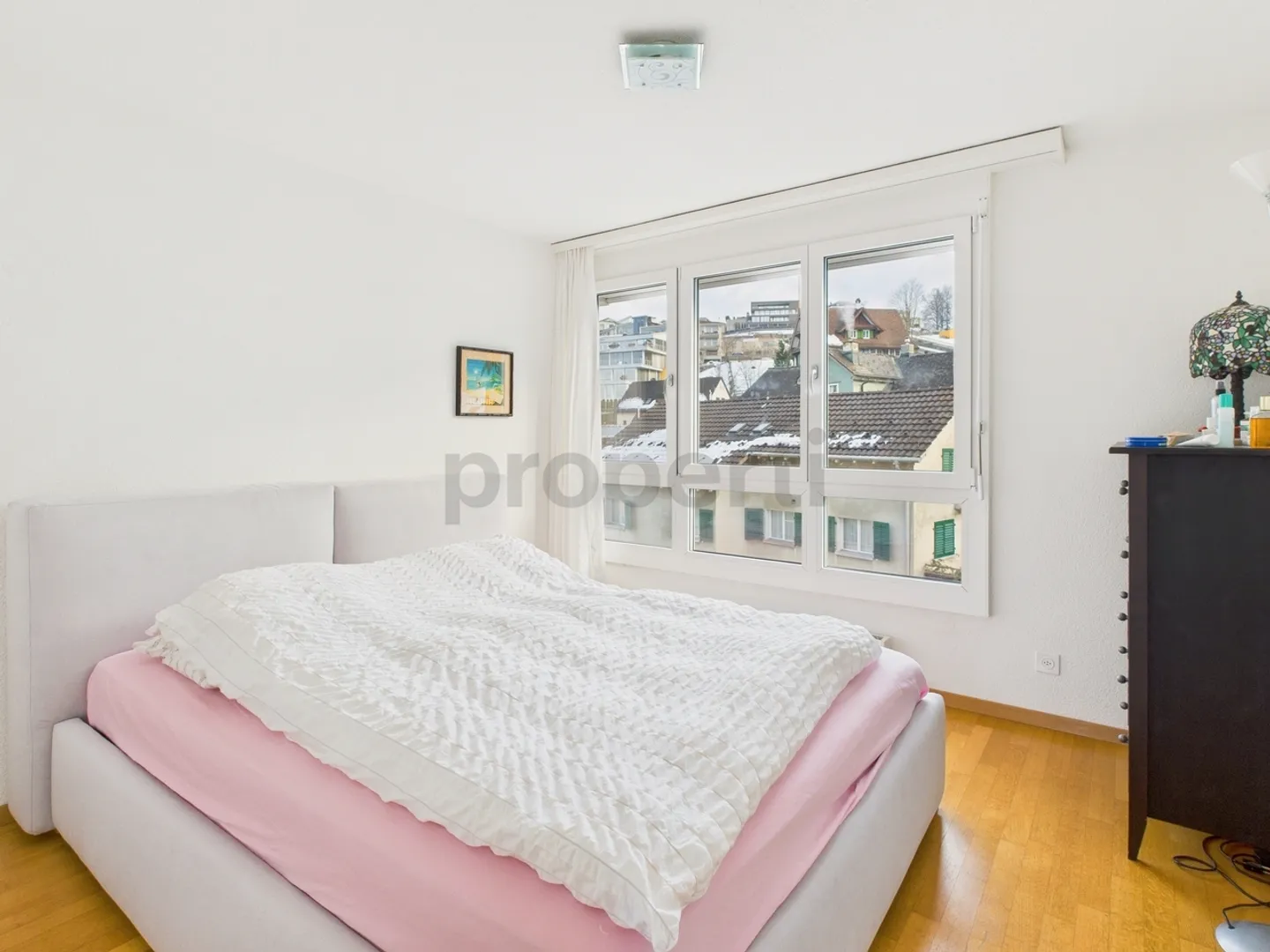 Bright 4.5-room apartment with lake view in Schindellegi - Photo 6 of 11