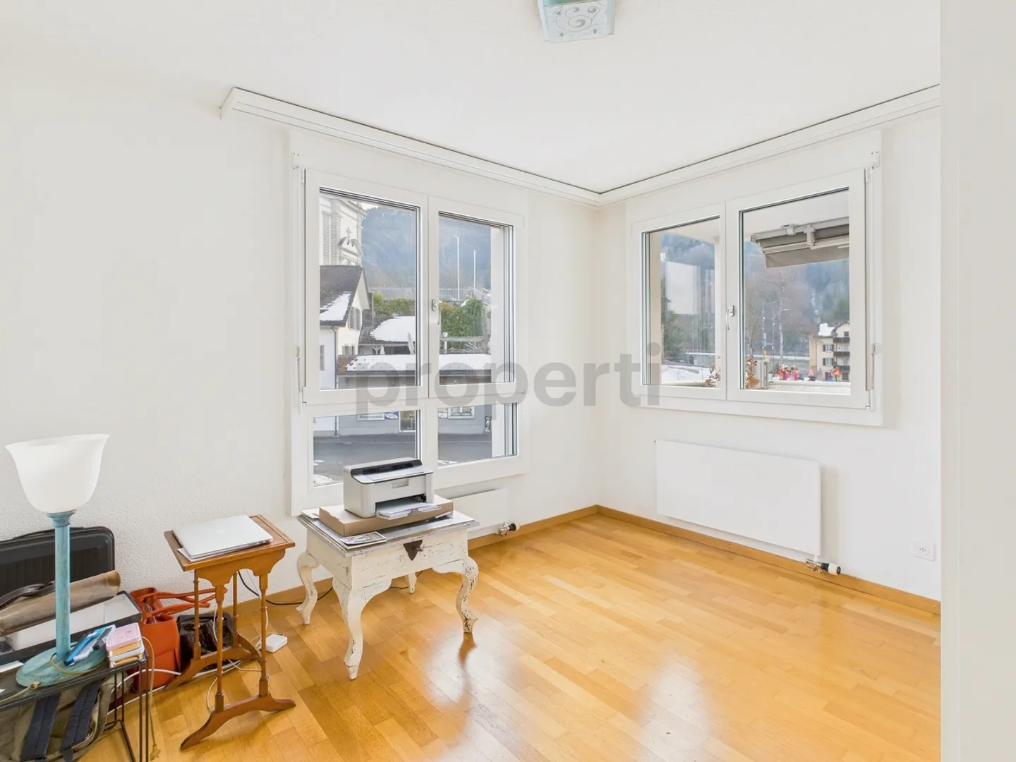Bright 4.5-room apartment with lake view in Schindellegi - Photo 7 of 11