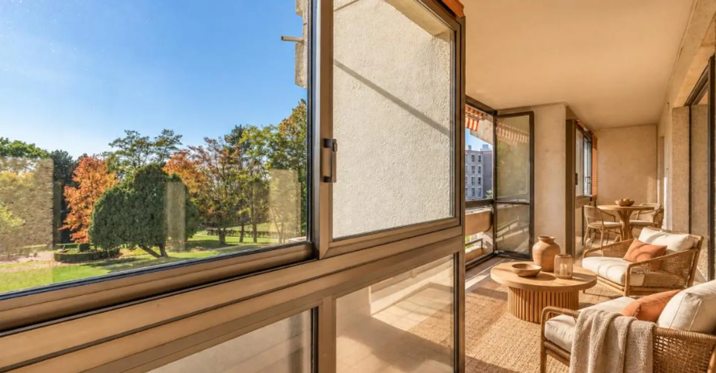 Superb 4.5 rooms to renovate - Unobstructed view - Metro - Absolute calm - Photo 2 of 13