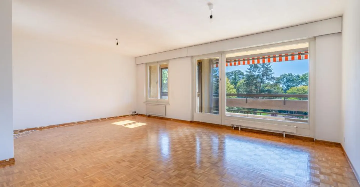 Superb 4.5 rooms to renovate - Unobstructed view - Metro - Absolute calm - Photo 4 of 13