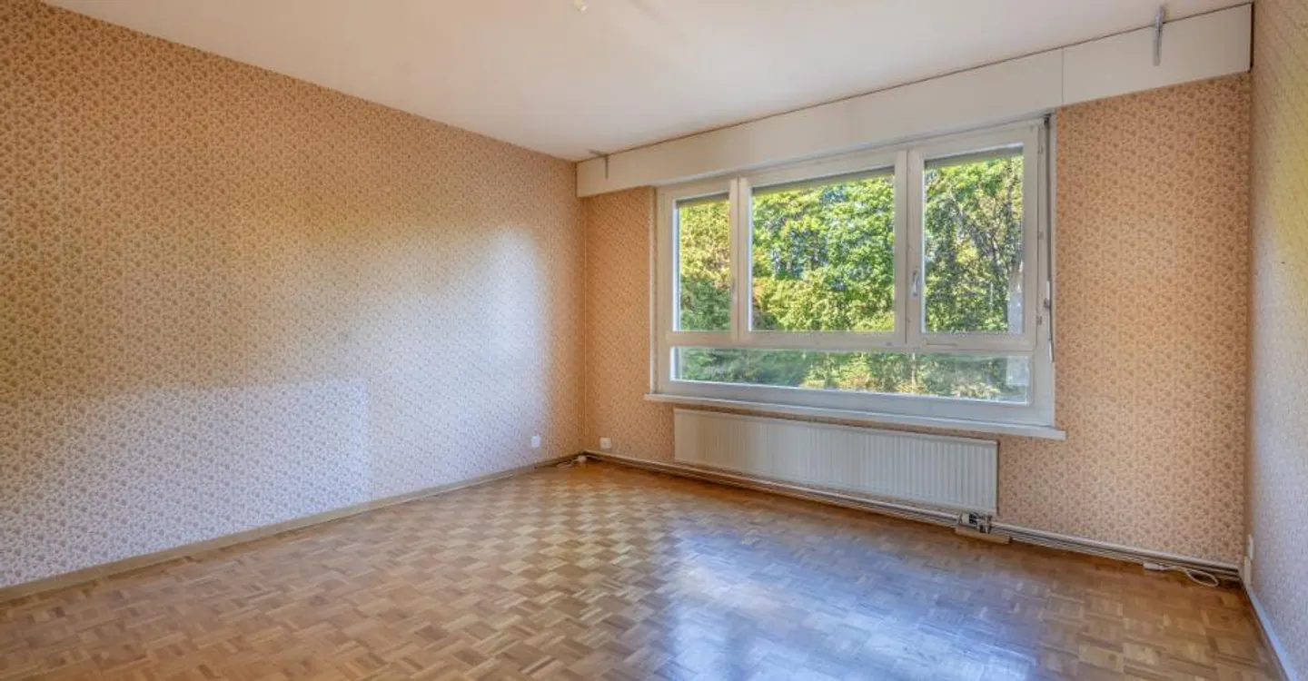 Superb 4.5 rooms to renovate - Unobstructed view - Metro - Absolute calm - Photo 10 of 13