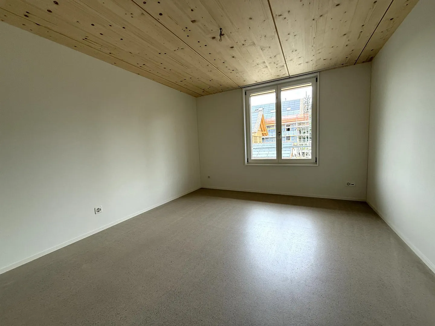 Appartement 4.5 pièces quasi neuf à proximité immédiate du lac - Photo 5 sur 11