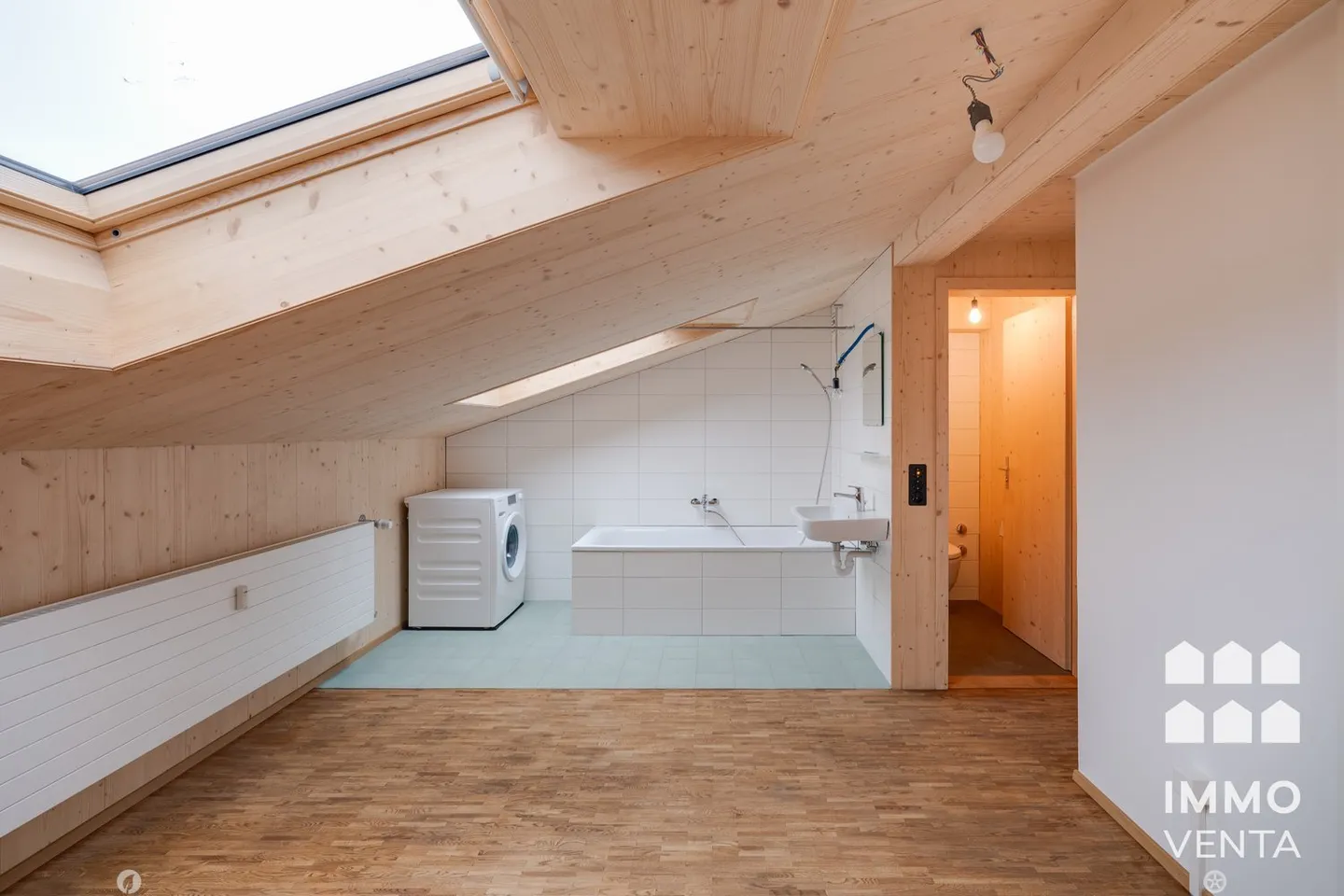 Exclusive 2.5-room penthouse with terrace in Biel | App. 2.5 rooms with terrace in Bienne - Photo 6 of 14