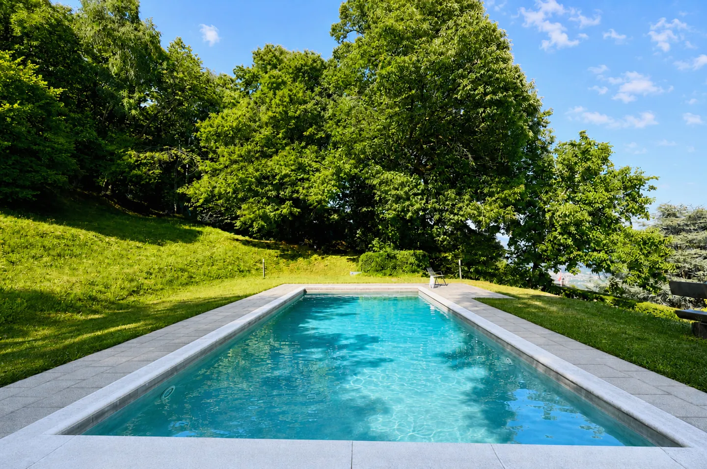 Propriété Rare Immergée dans le Vert, Entièrement Rénovée - Photo 3 sur 28