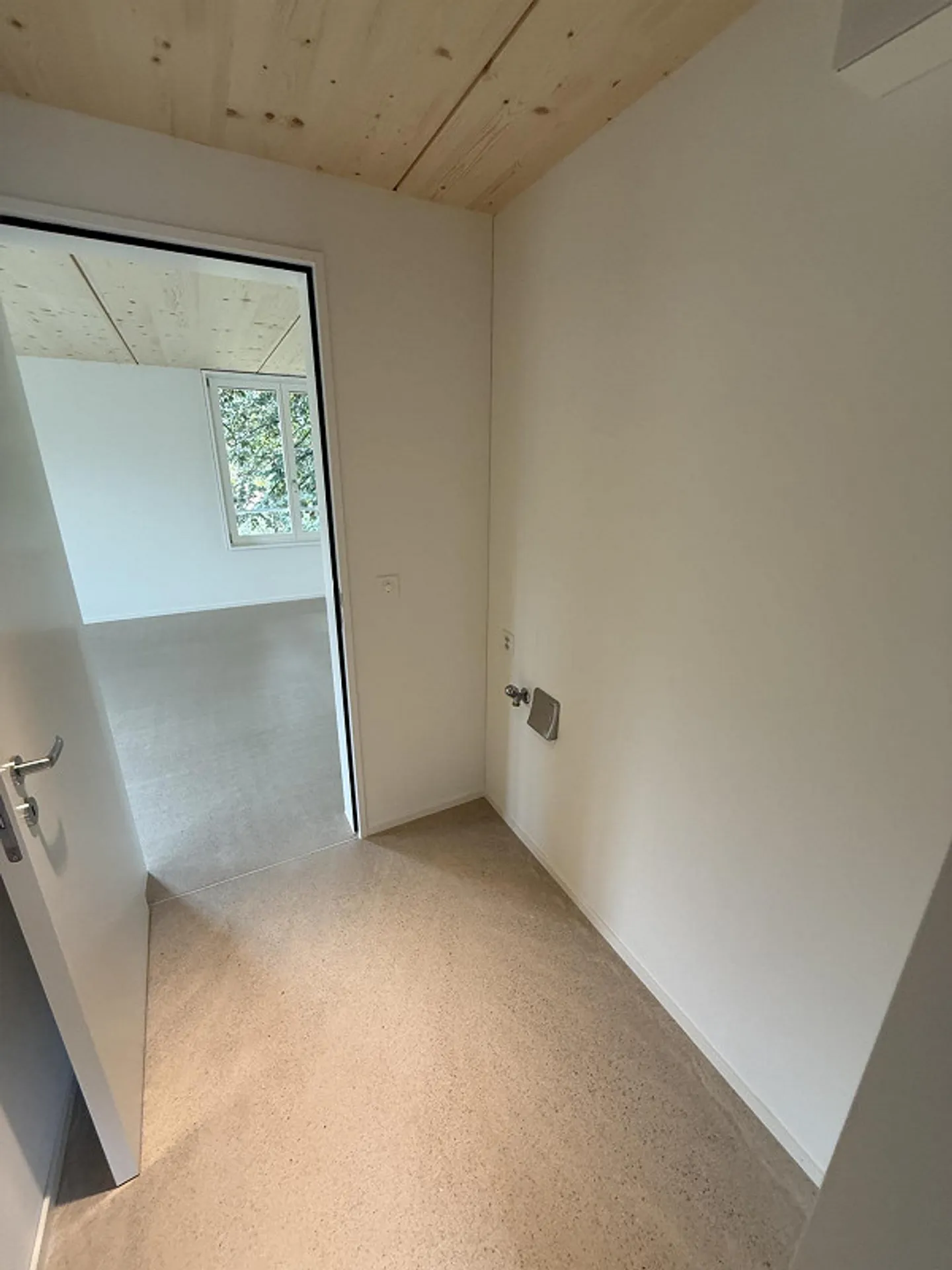Appartement 4.5 pièces quasi neuf à proximité immédiate du lac - Photo 8 sur 11