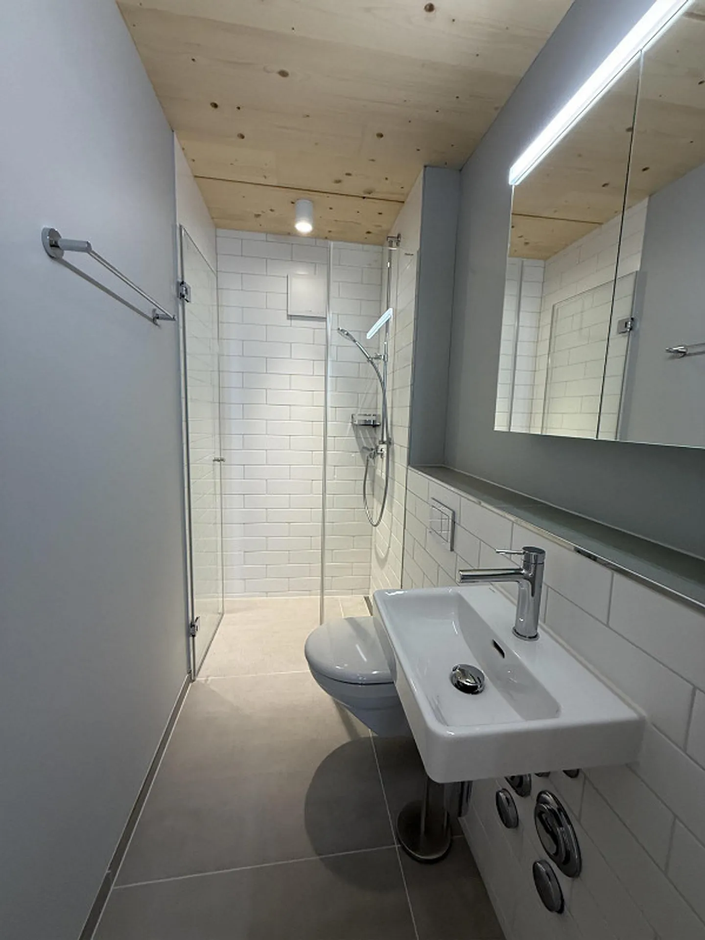 Appartement 4.5 pièces quasi neuf à proximité immédiate du lac - Photo 6 sur 11