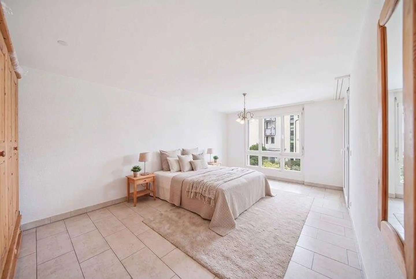 CENTRALLY LOCATED - PERFECT FOR FEELING GOOD 4.5 ROOM APARTMENT WITH TWO... - Photo 4 of 8