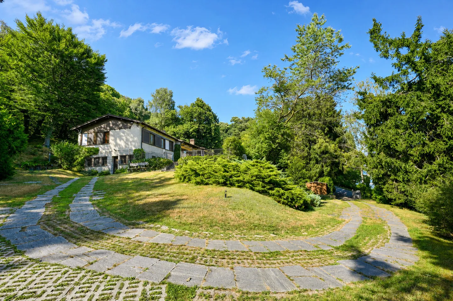Propriété Rare Immergée dans le Vert, Entièrement Rénovée - Photo 23 sur 28