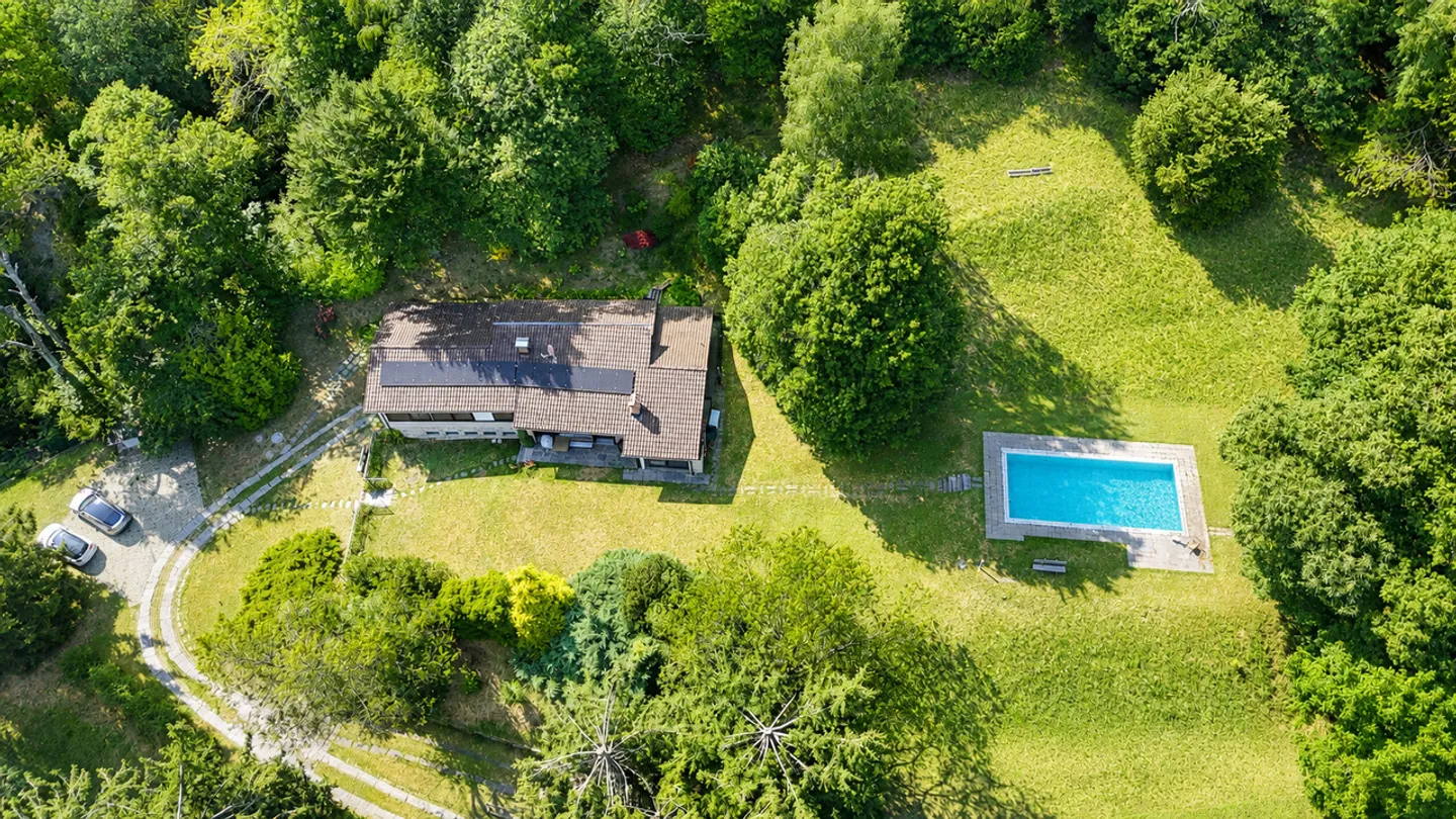 Propriété Rare Immergée dans le Vert, Entièrement Rénovée - Photo 25 sur 28