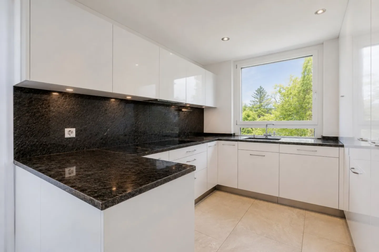 Modern Family Home in Winterthur - Photo 3 of 16