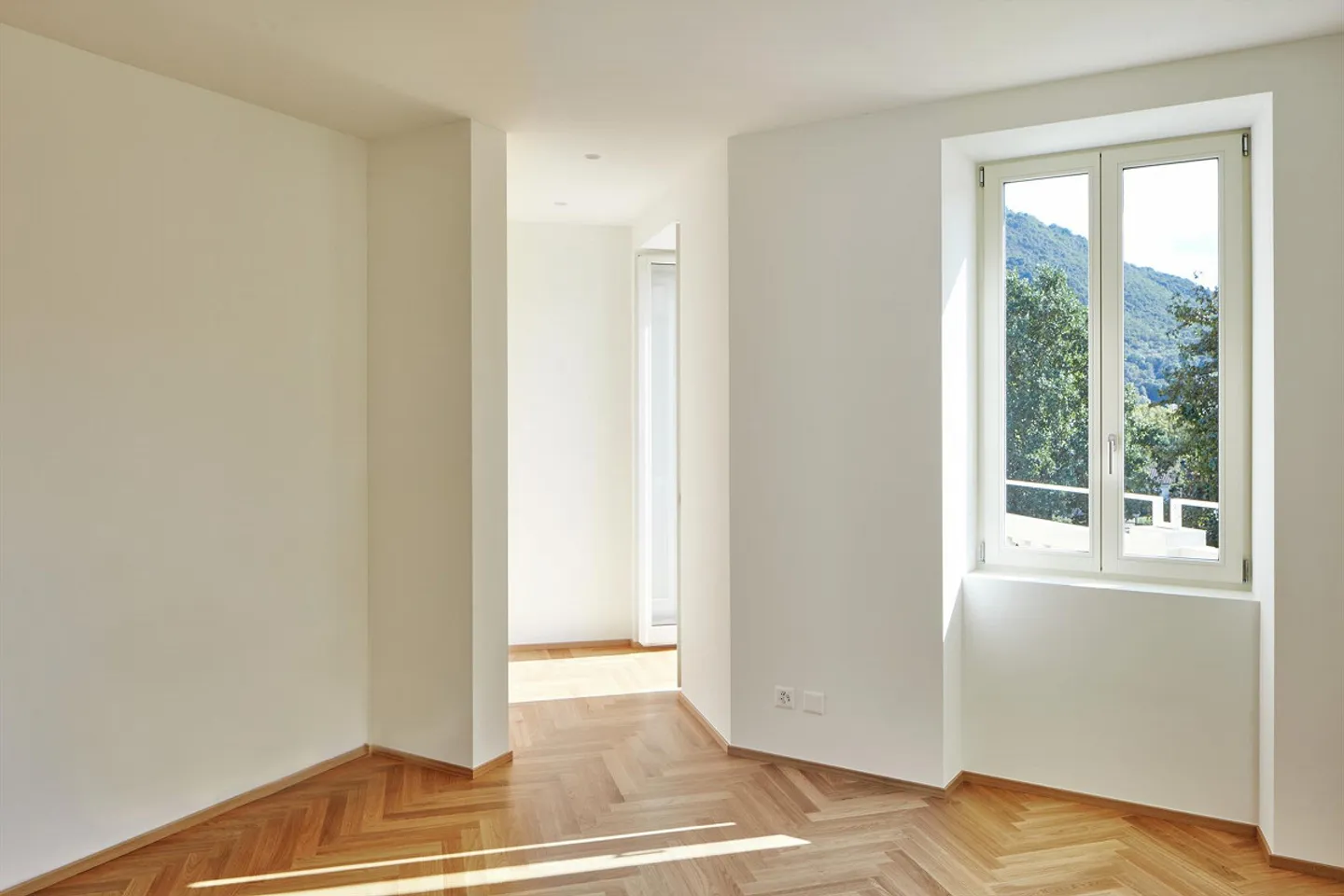 Historic Villa - 4.5 room duplex with large garden - Photo 6 of 13
