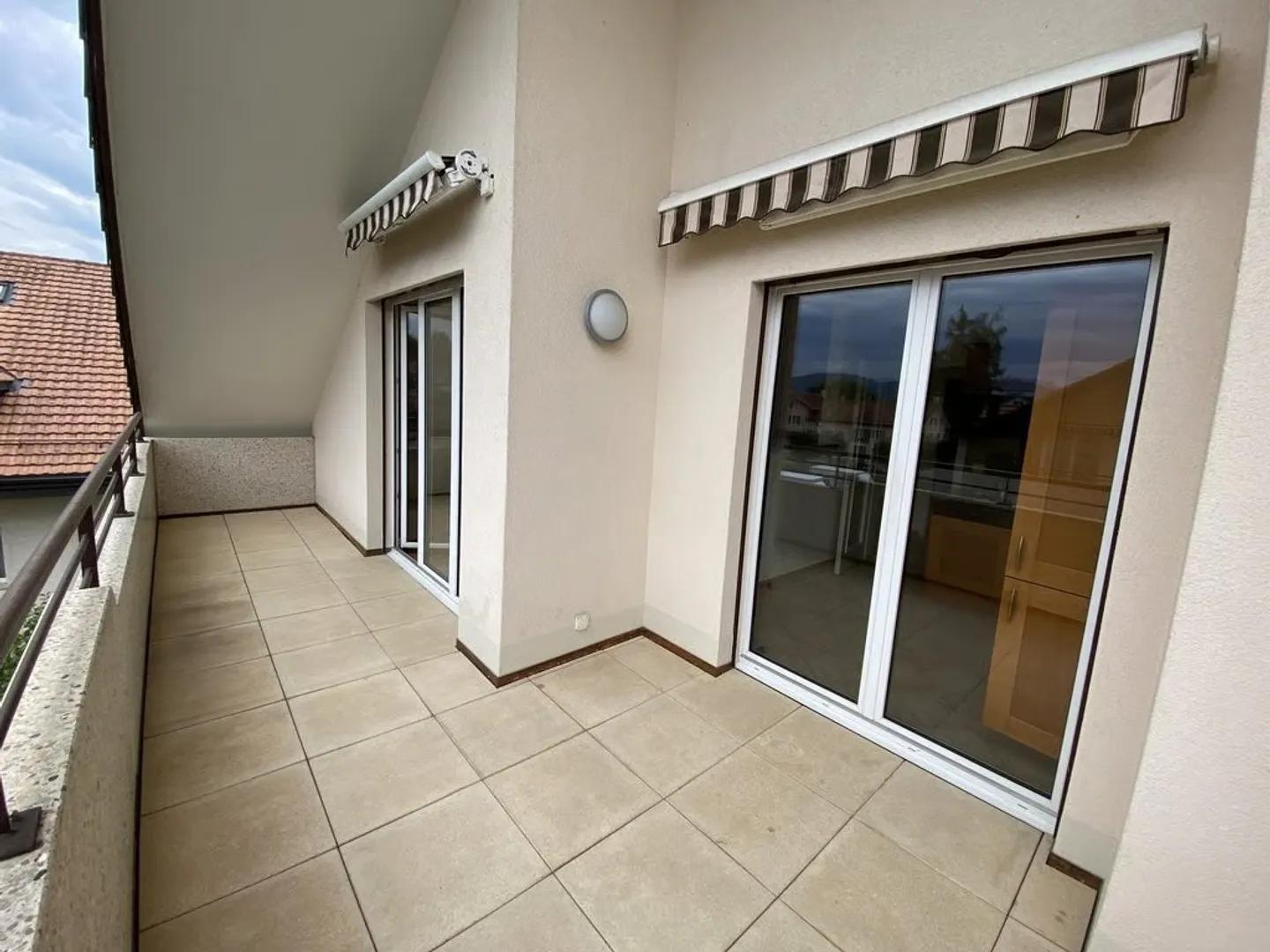 Spacieux duplex 4.5 pièces - Photo 2 sur 12