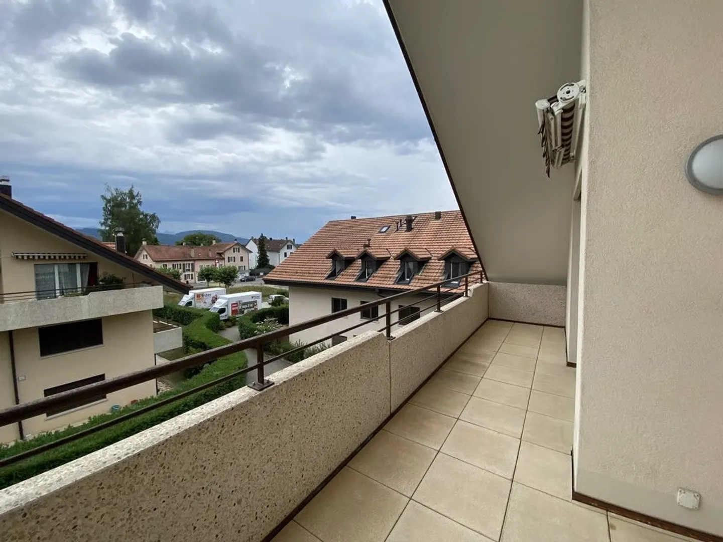 Spacieux duplex 4.5 pièces - Photo 3 sur 12