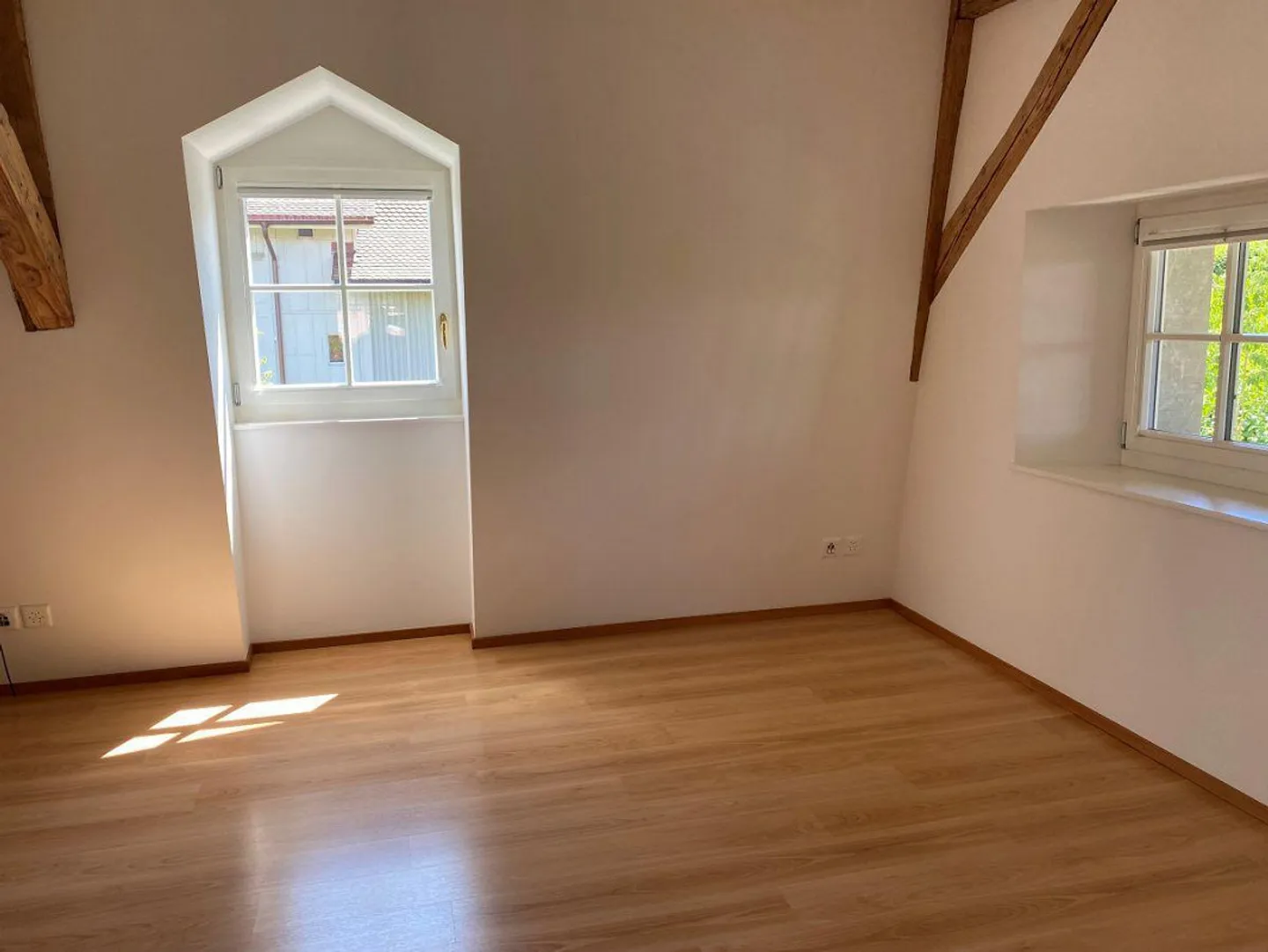 Charming attic apartment in Wabern - Photo 3 of 10