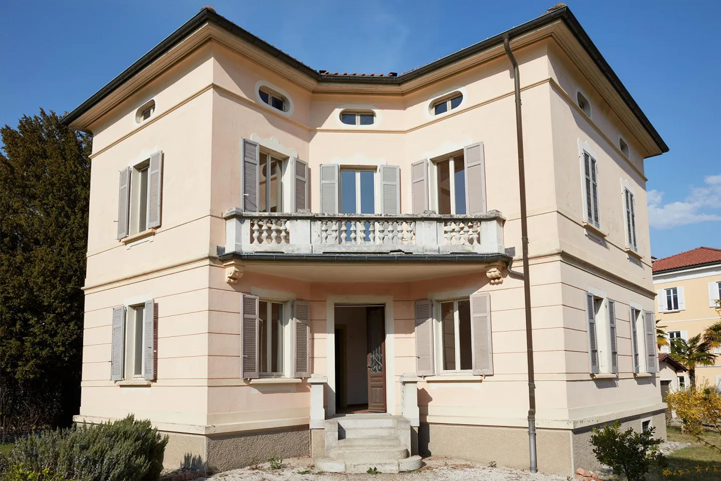 Historic Villa - 4.5 room duplex with large garden - Photo 10 of 13