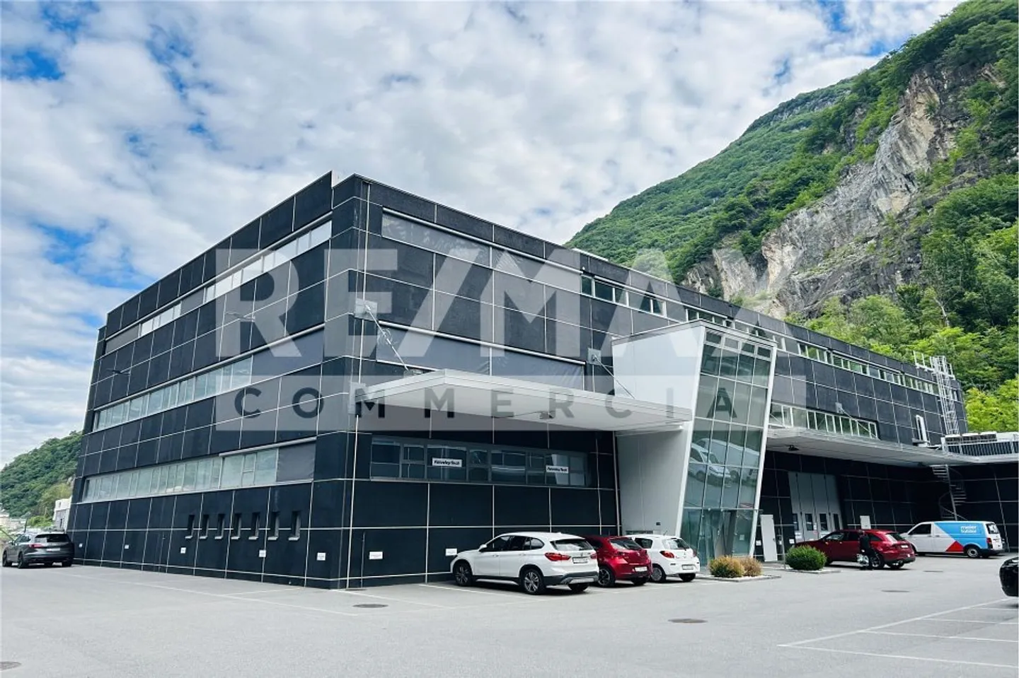 For Sale: Spacious Commercial Space in the Center CAST-CASTIONE - Photo 1 of 13