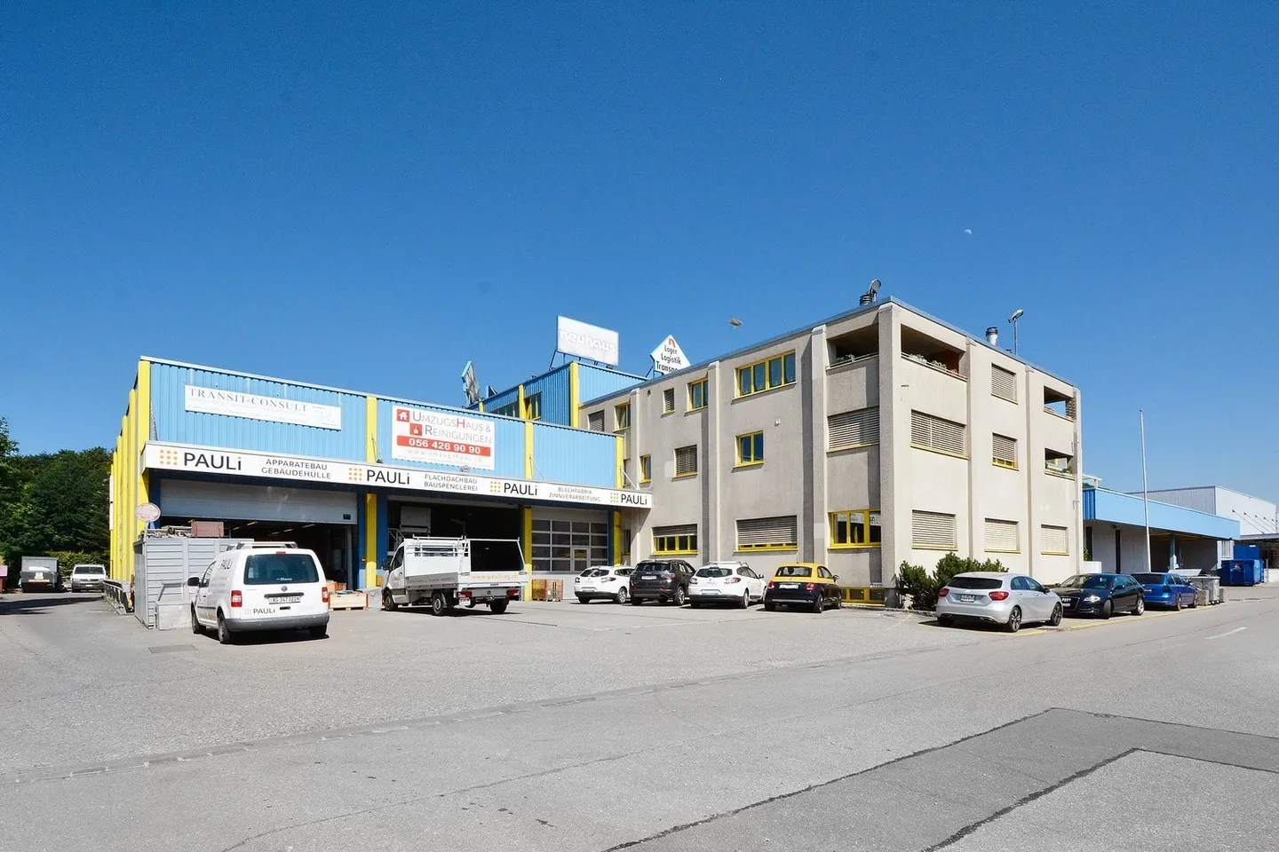 Environ 255 m² d'espace de stockage dans un immeuble commercial directement sur l'A1 - Photo 1 sur 5