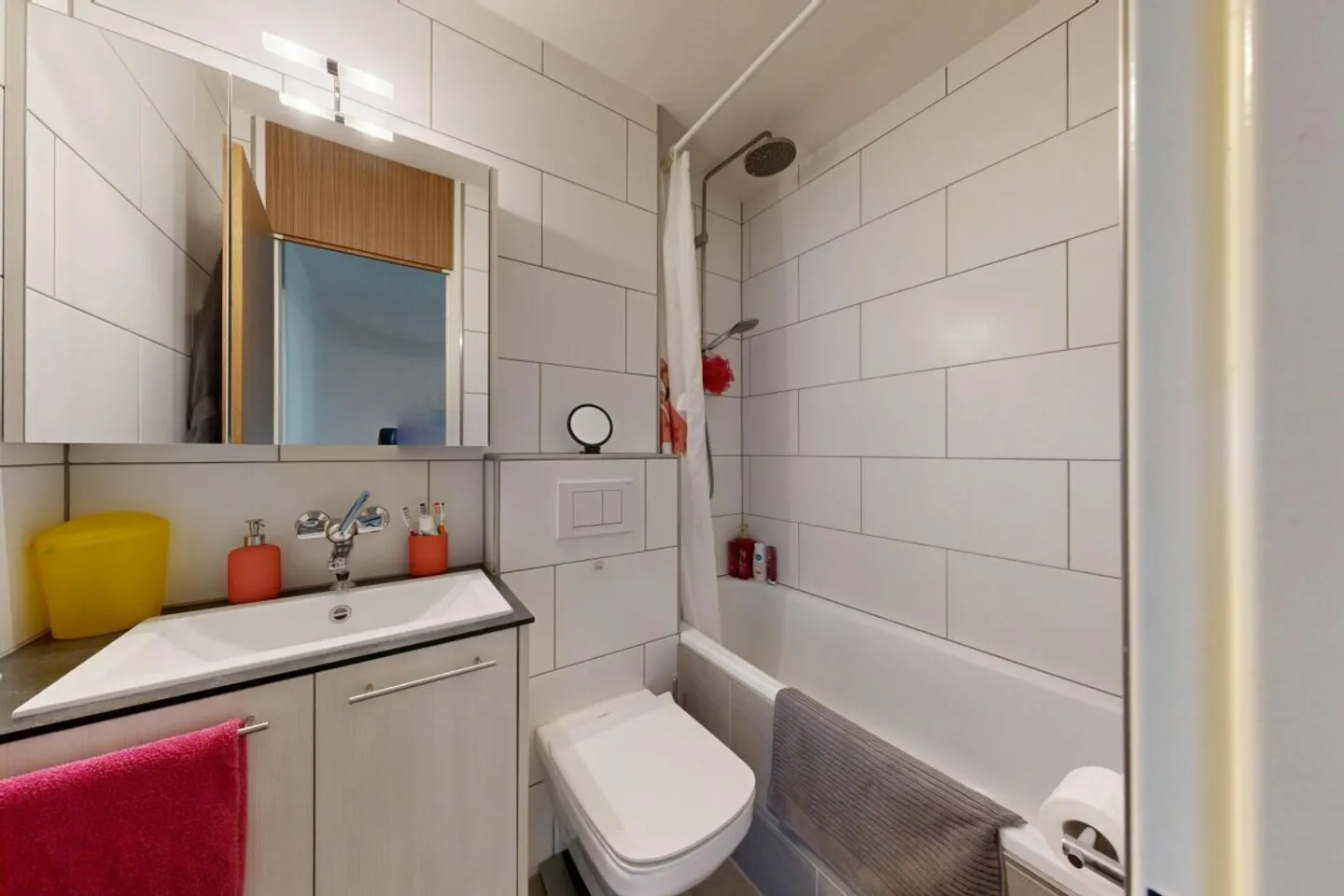 Modern Maisonette Garden Apartment with Parking Space - Photo 9 of 17