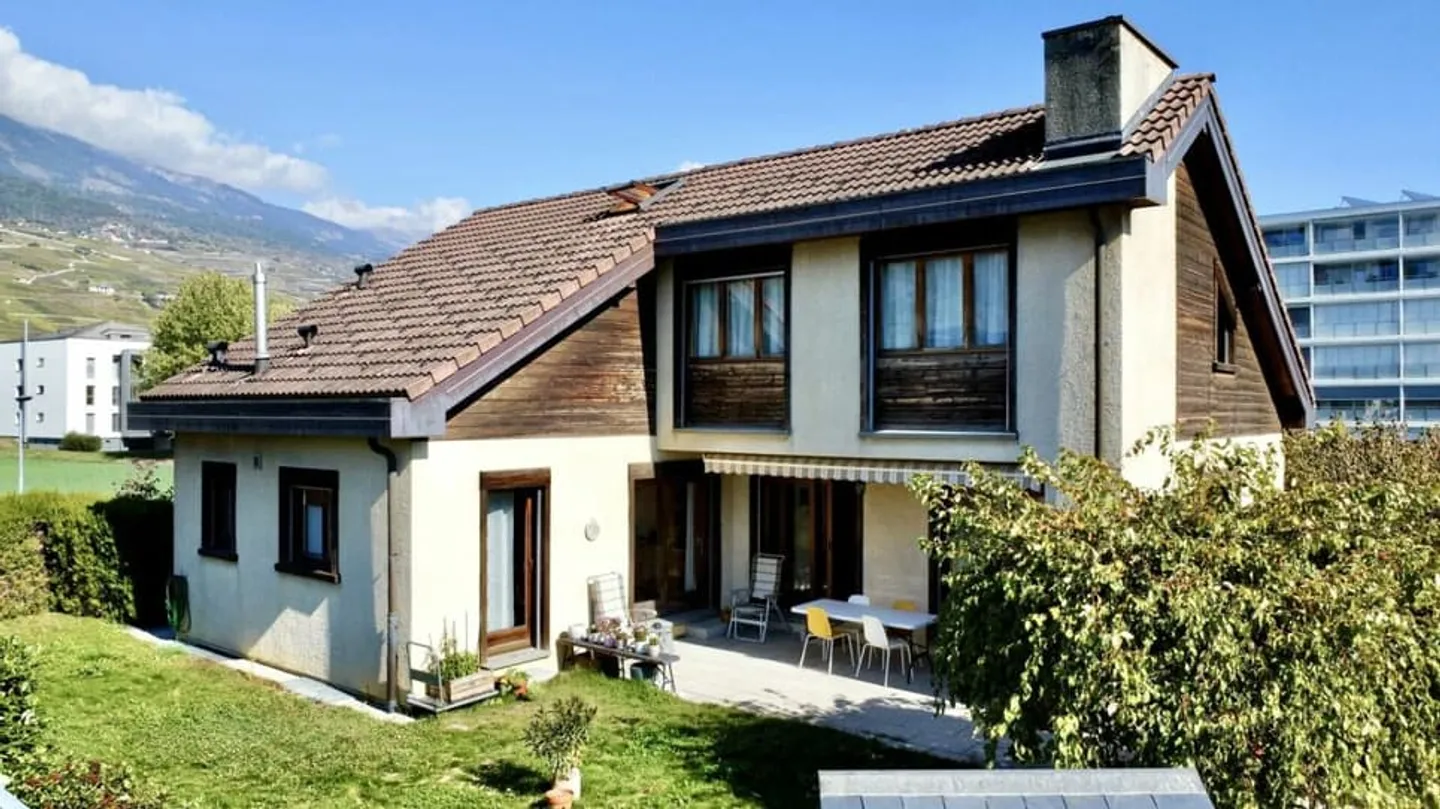 Villa indipendente 7.5 locali a Conthey - Foto 1 di 13