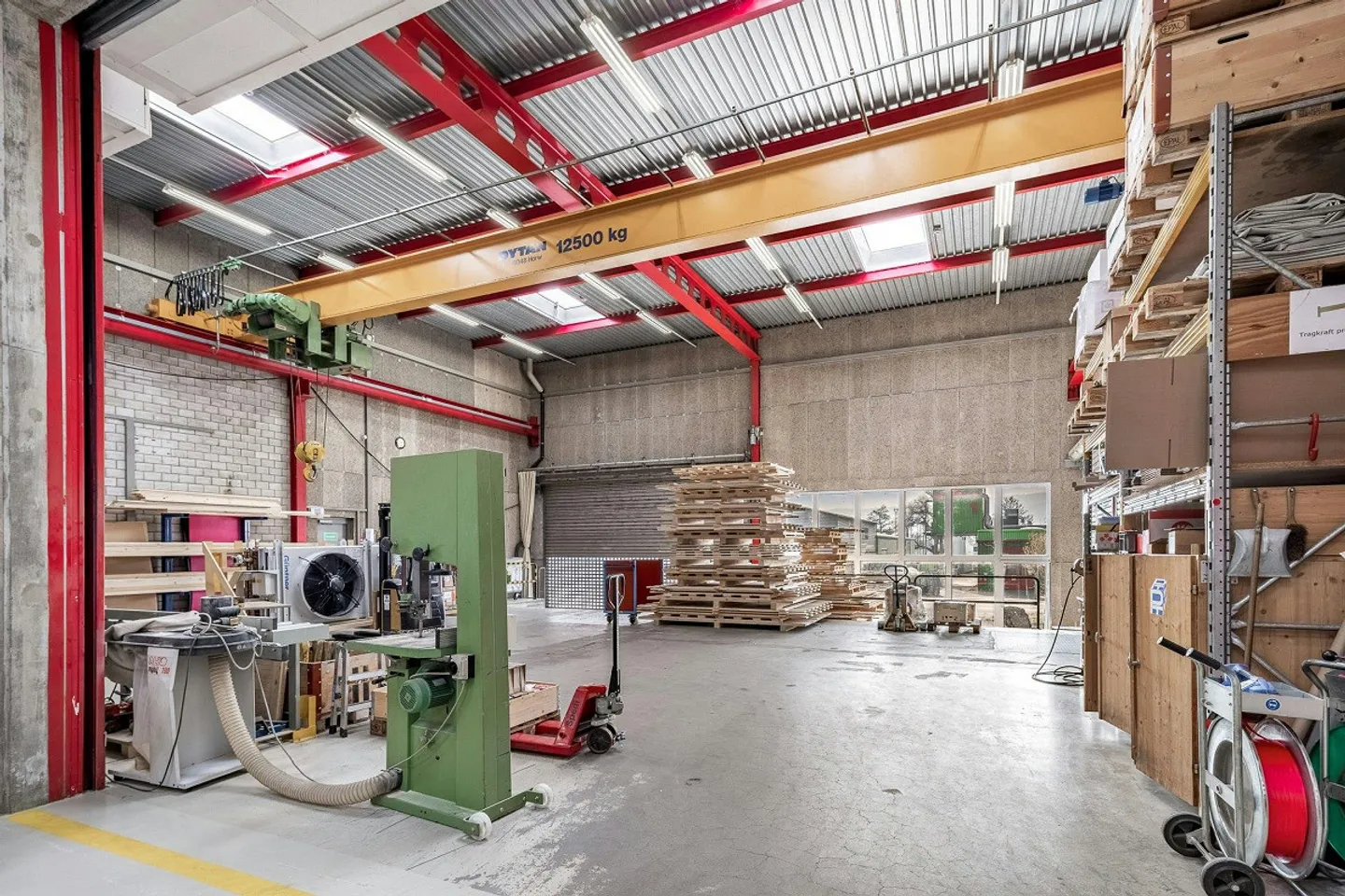 À la recherche d'un nouveau siège social ? Espaces commerciaux, de production et de stockage disponibles... - Photo 4 sur 13