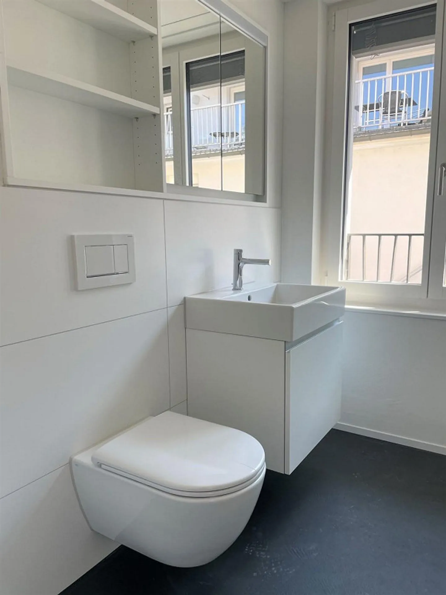 Modernes 3.5-Zimmer-Apartment mit Balkon - Foto 6 von 8