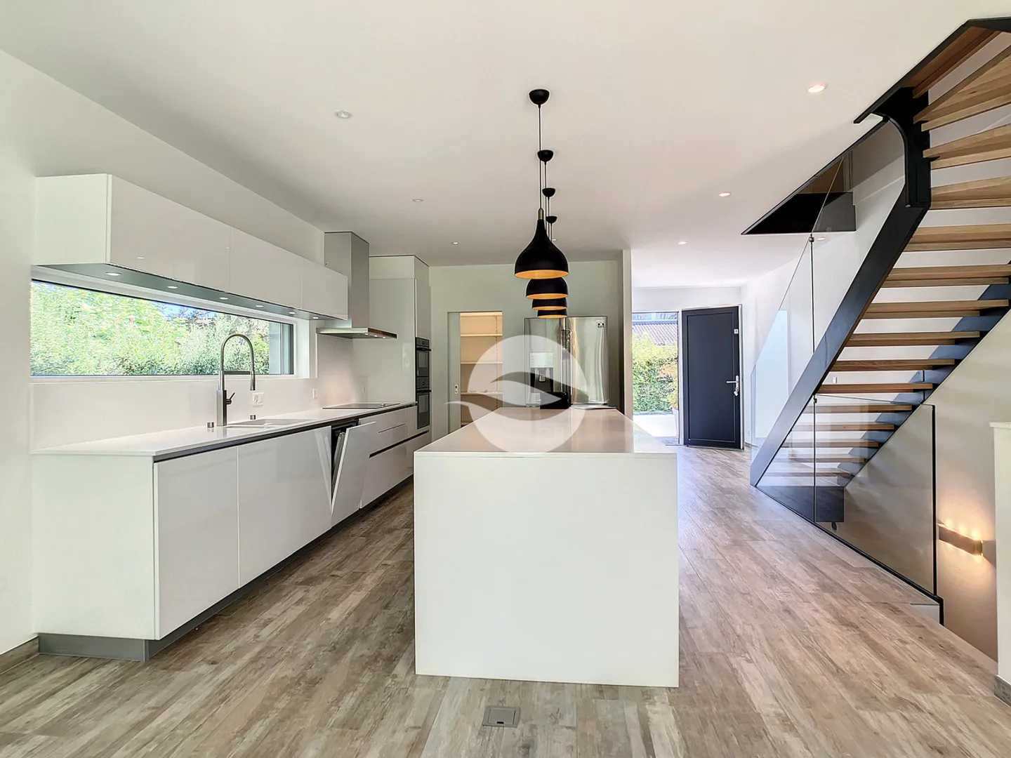 Villa moderne avec piscine - Photo 5 sur 14